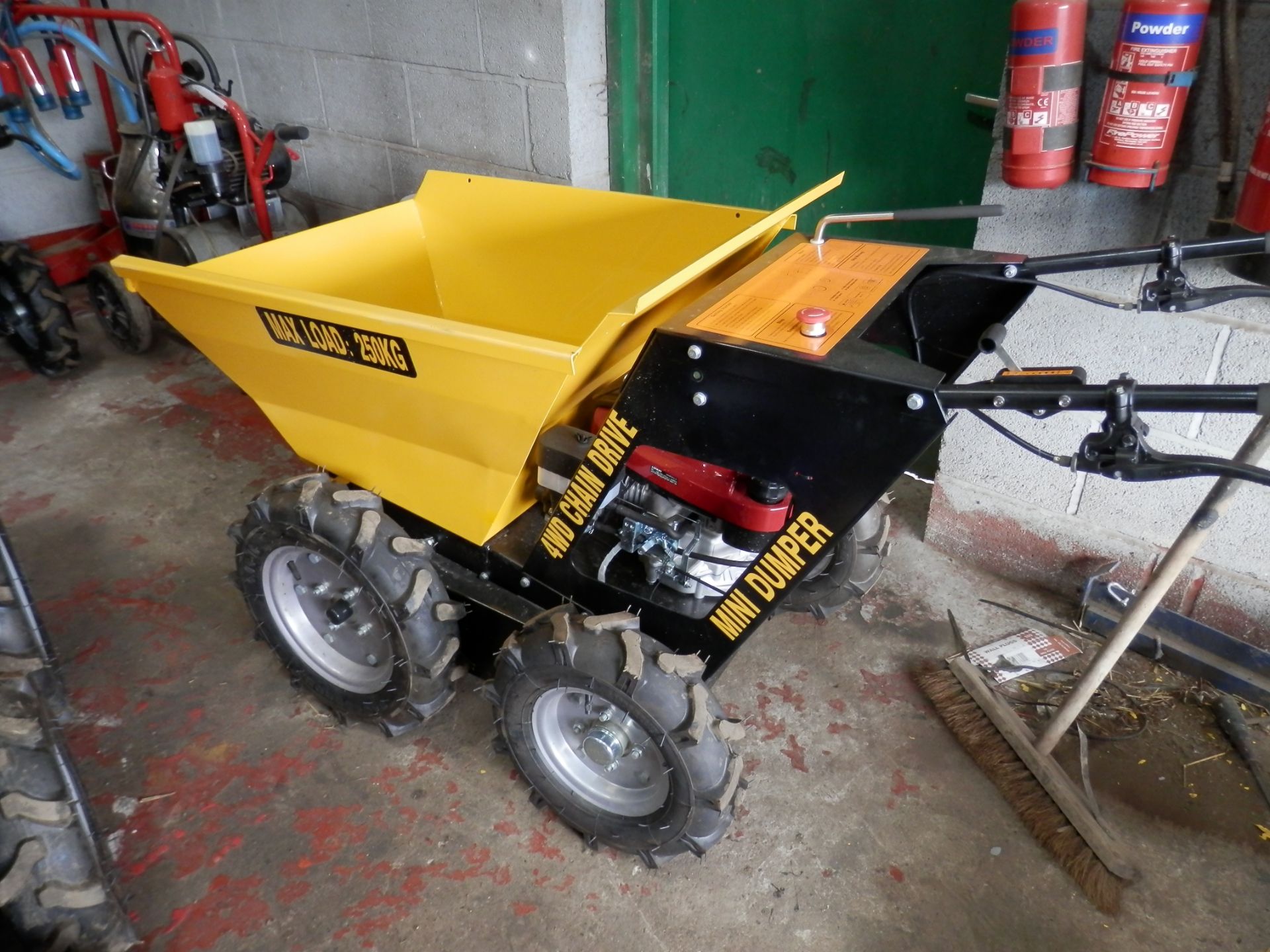 BRAND NEW 4 WHEEL DRIVE SELF PROPELLED 250KG PAYLOAD MINI DUMPER, 200CC PETROL ENGINE.