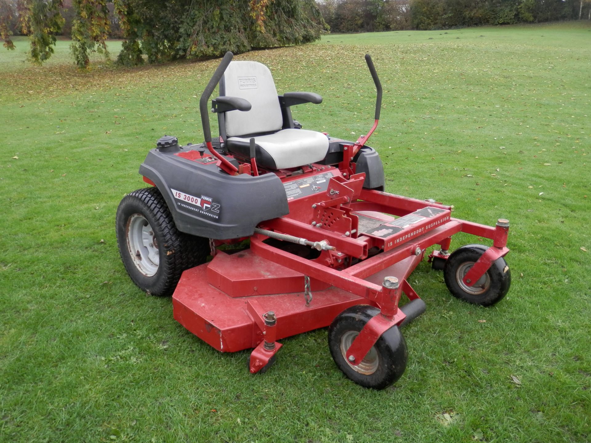 FULLY WORKING FERRIS IS3000 62" CUT RIDE ON ROTARY 25 BHP ENGINED RIDE ON MOWER.