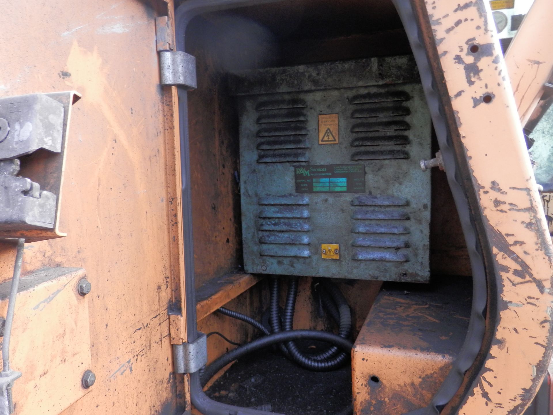ALL WORKING CASE 688BP 17.2 TONNE DIGGER, 65KW DIESEL ENGINE & MAGNETIC LIFT ATTACHMENT INCLUDED. - Image 13 of 17