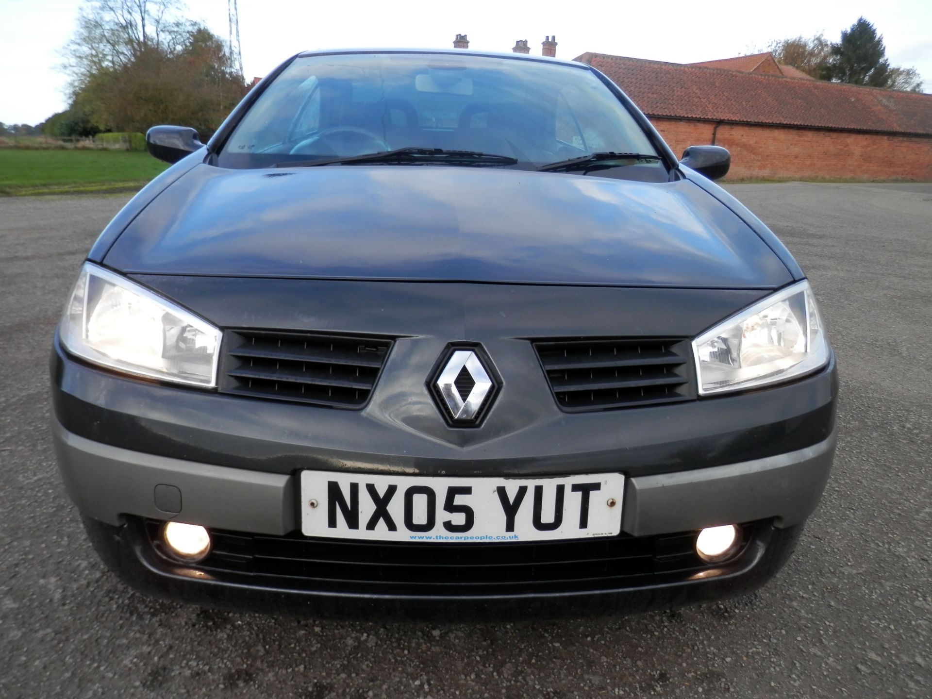 SUPERB 2005/05 RENAULT MEGANE CONVERTIBLE,1.6 DYNAMIQUE, PETROL 5 SPEED MANUAL. 77K, MOT JUNE 2017. - Image 7 of 20