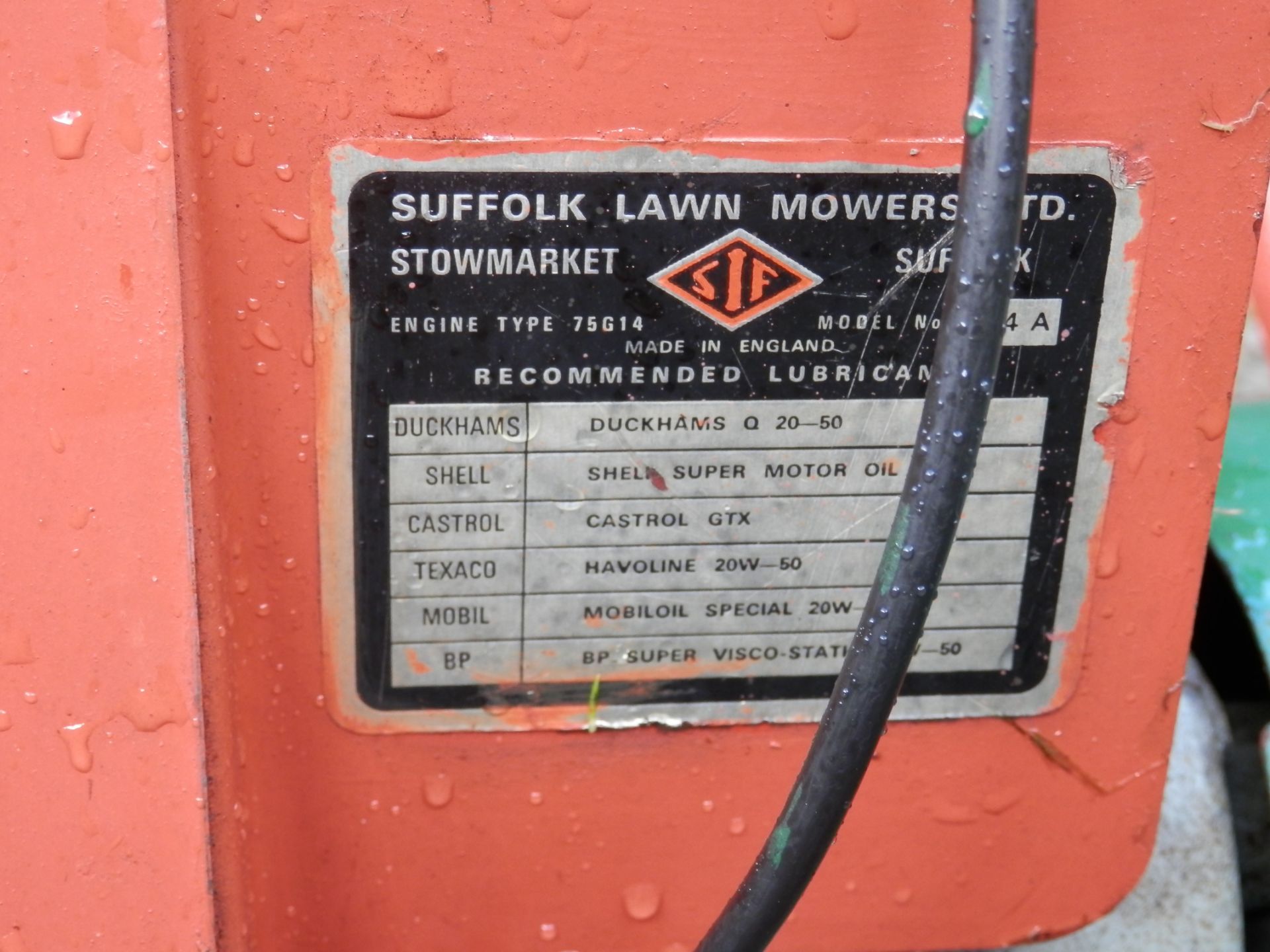1960S WORKING VINTAGE SUFFOLK "PUNCH" PETROL 14" SELF PROPELLED LAWN MOVER. - Image 5 of 11