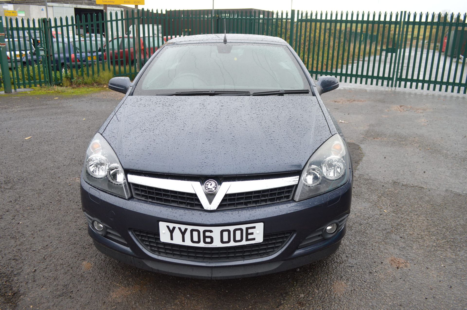 2006/06 VAUXHALL ASTRA DESIGN 1.8 SPORT TWIN TOP CONVERTIBLE, ONLY 62K MILES WARRANTED, MOT FEB 2017 - Image 3 of 33