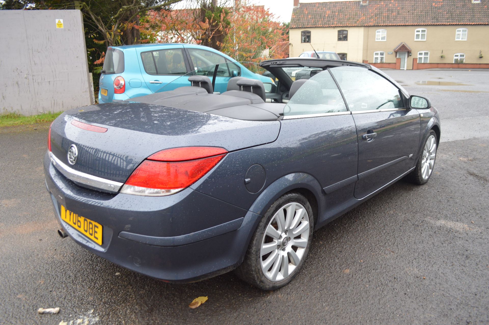 2006/06 VAUXHALL ASTRA DESIGN 1.8 SPORT TWIN TOP CONVERTIBLE, ONLY 62K MILES WARRANTED, MOT FEB 2017 - Image 26 of 33