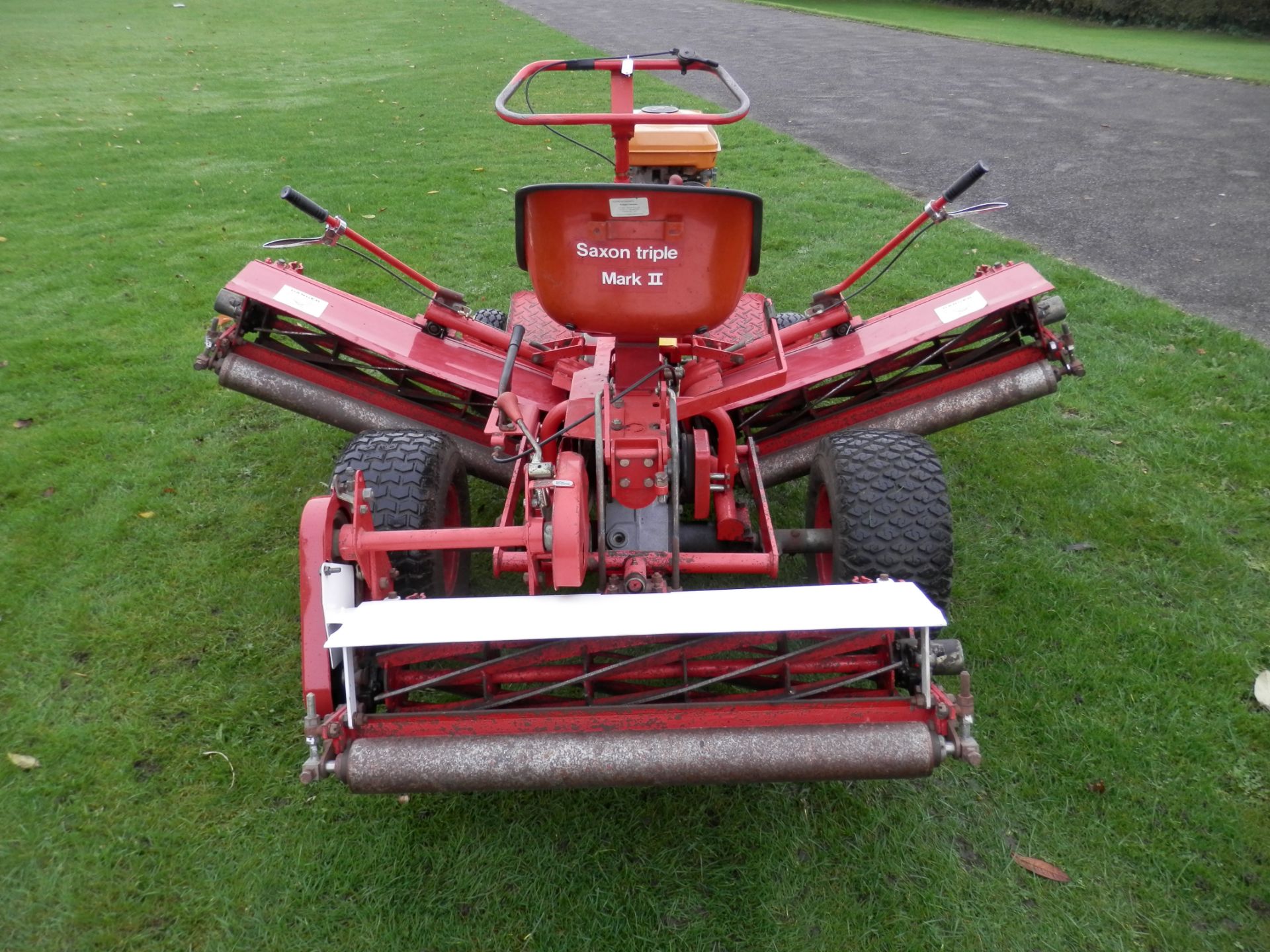 ALL WORKING SAXON TRIPLE MK2 RIDE ON MOWER, UPGRADED WITH GEARS, BRAKE PEDAL & DIFF LOCK. - Image 4 of 14