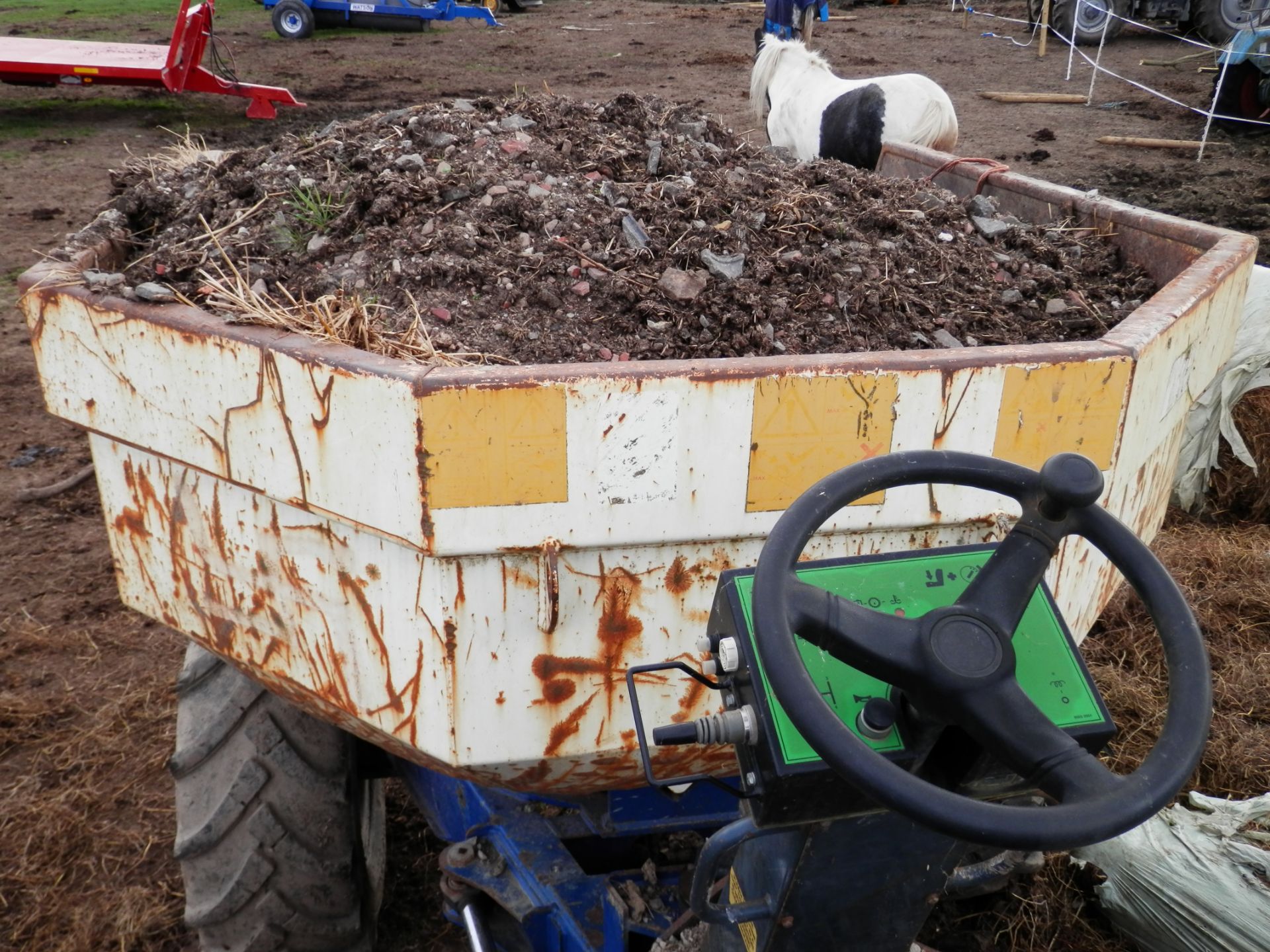 WORKING 2006 BENFORD 6 TONNE PAYLOAD DIESEL DUMPER TRUCK. - Image 4 of 9