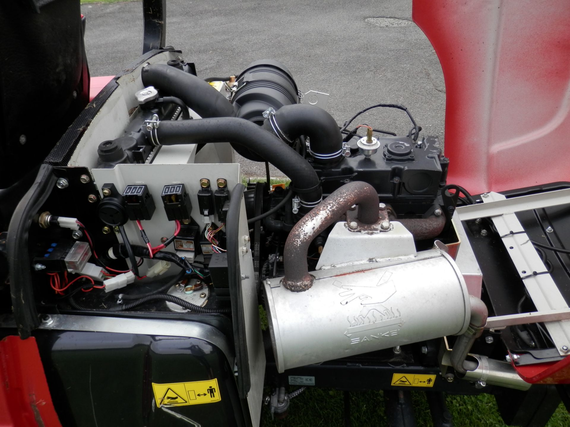 2009 SHIBAURA CM374 GREEN SPECIAL TRACTOR WITH MUTHING 5 FOOT FLAIL DECK, ALL WORKING. - Image 7 of 16