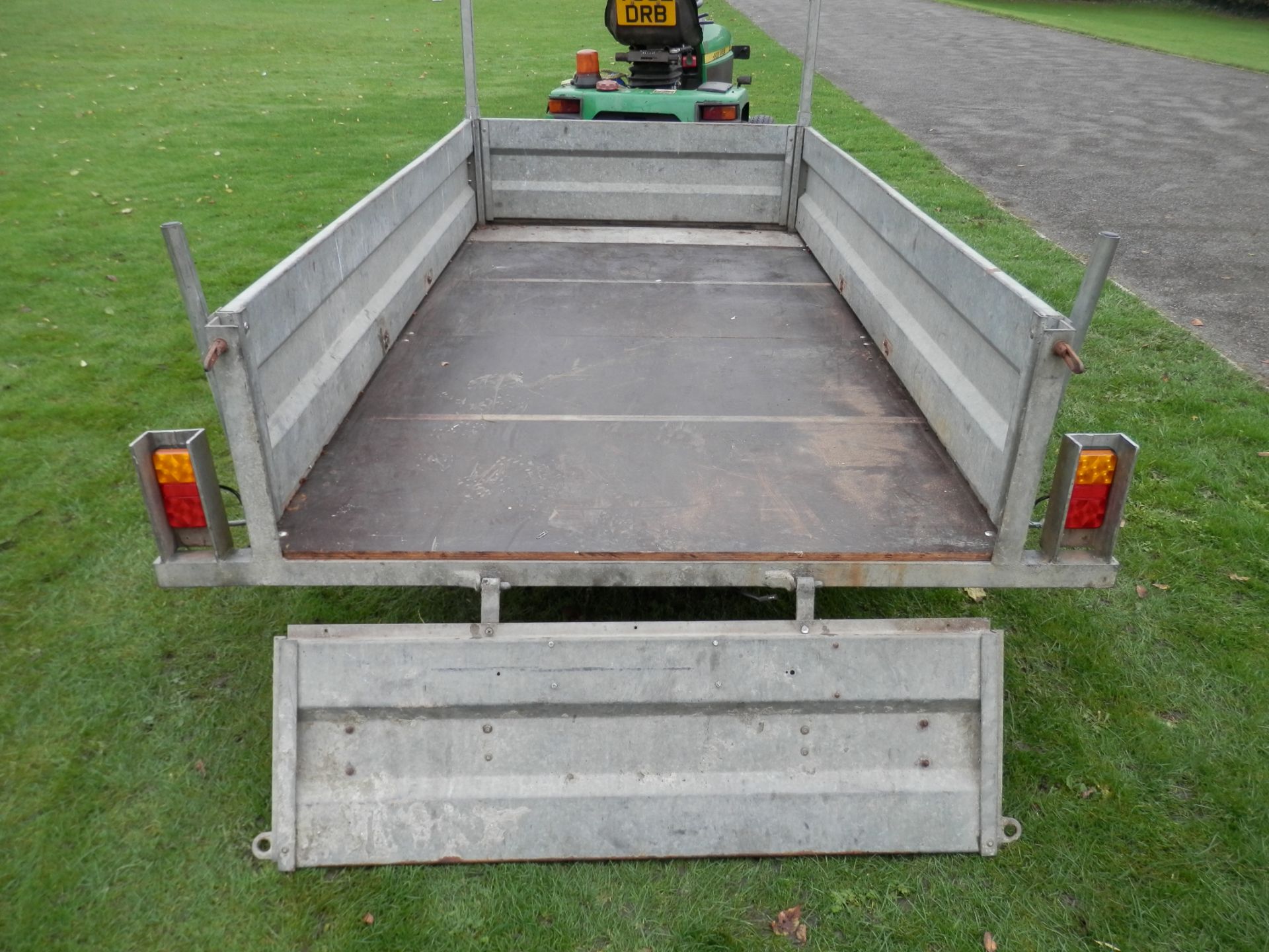 GOOD SOLID 8 X 4' GALVANIZED TRAILER, 1.5 TONNE. DROP REAR FOR EASY LOADING. - Image 5 of 9