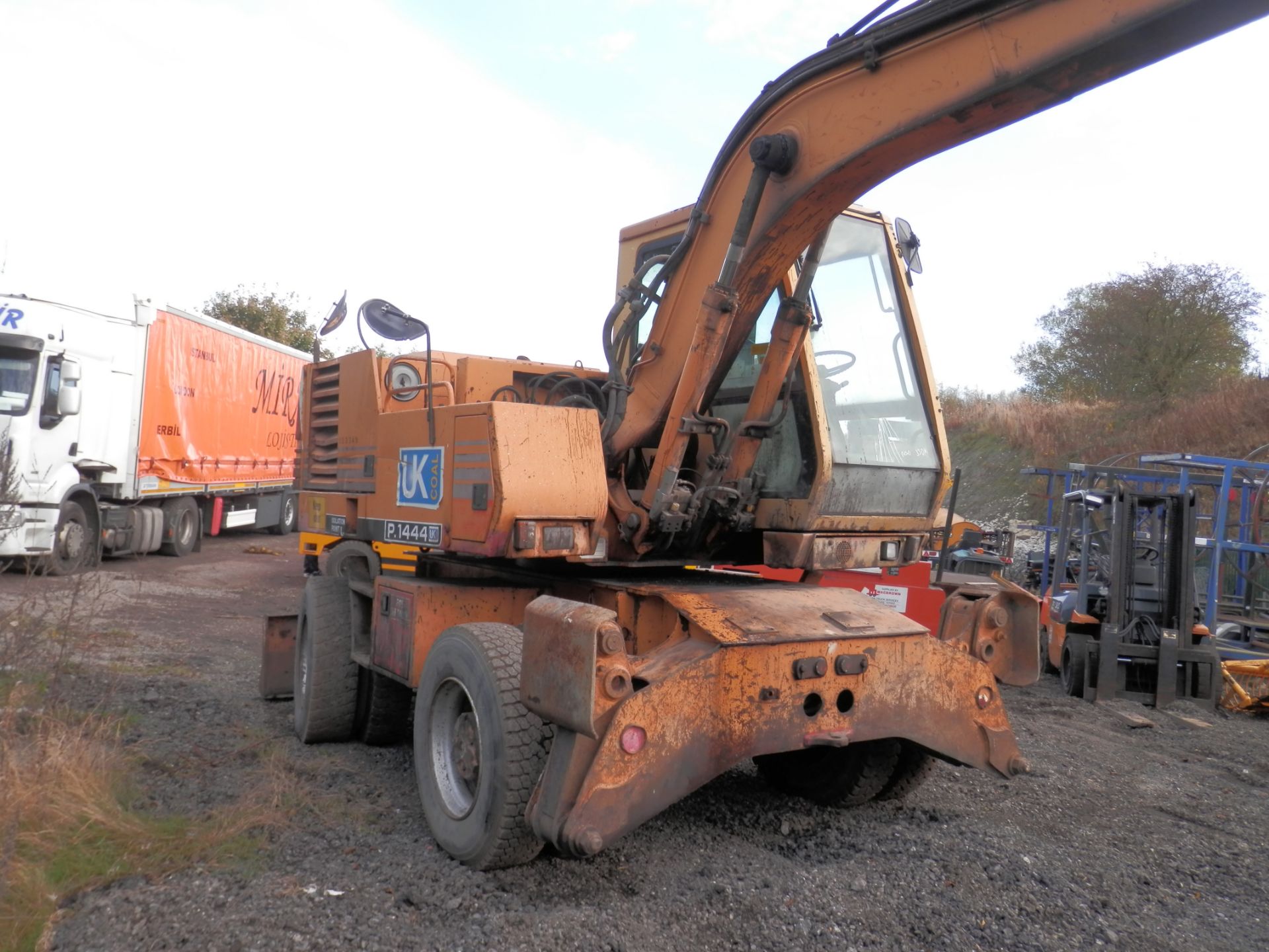 ALL WORKING CASE 688BP 17.2 TONNE DIGGER, 65KW DIESEL ENGINE & MAGNETIC LIFT ATTACHMENT INCLUDED. - Image 5 of 18