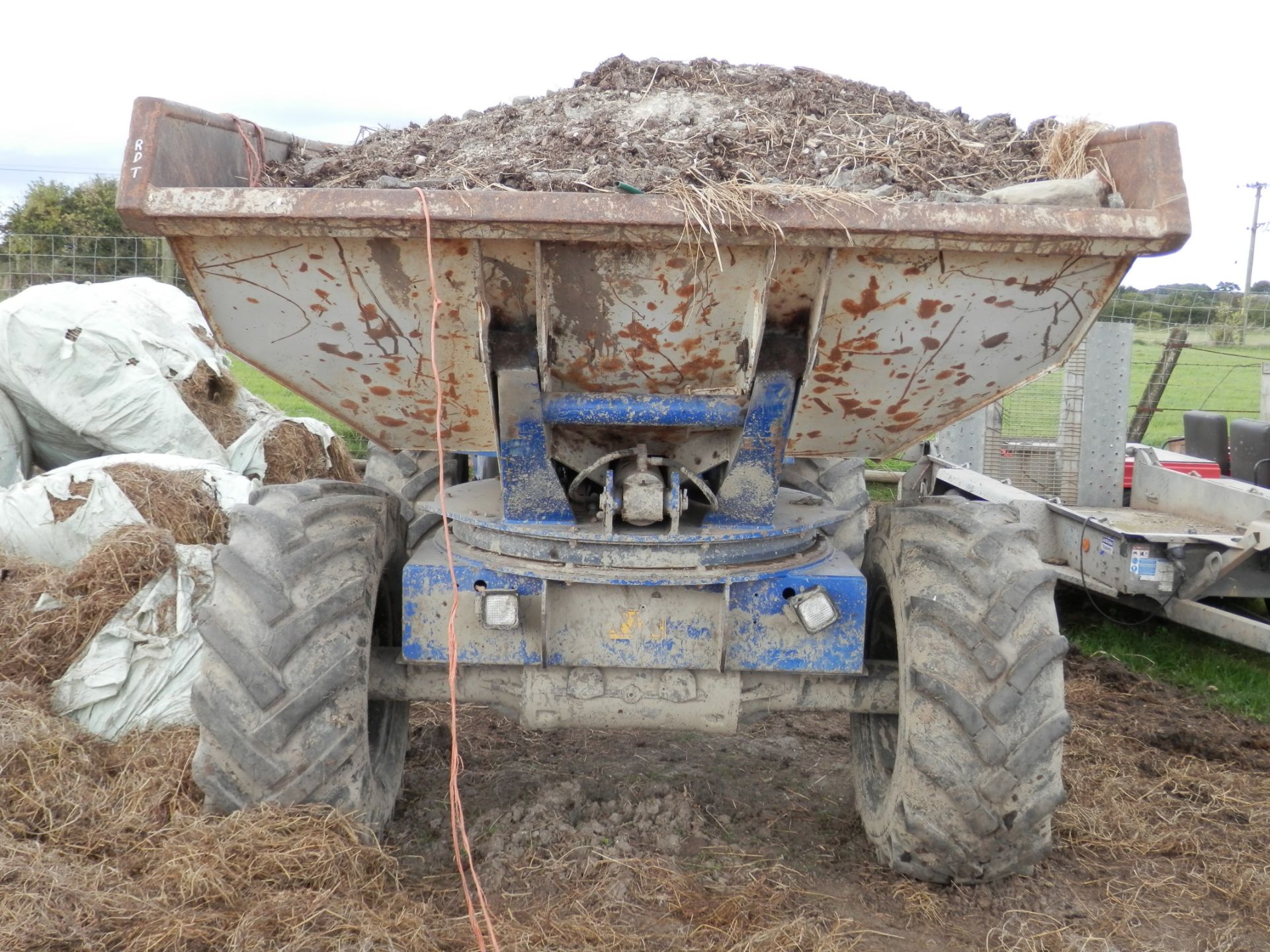 WORKING 2006 BENFORD 6 TONNE PAYLOAD DIESEL DUMPER TRUCK. - Image 2 of 9