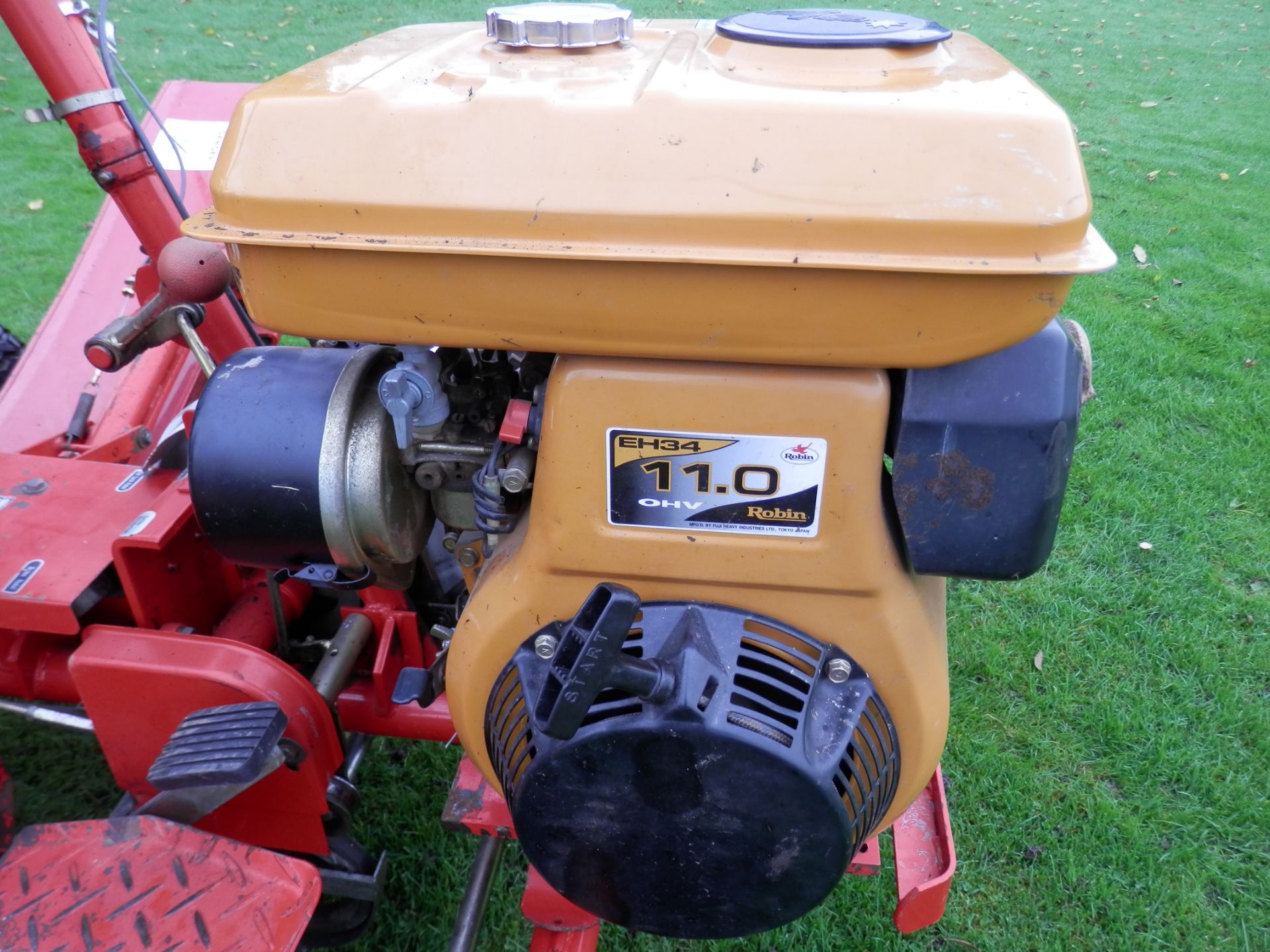 ALL WORKING SAXON TRIPLE MK2 RIDE ON MOWER, UPGRADED WITH GEARS, BRAKE PEDAL & DIFF LOCK. - Image 7 of 14