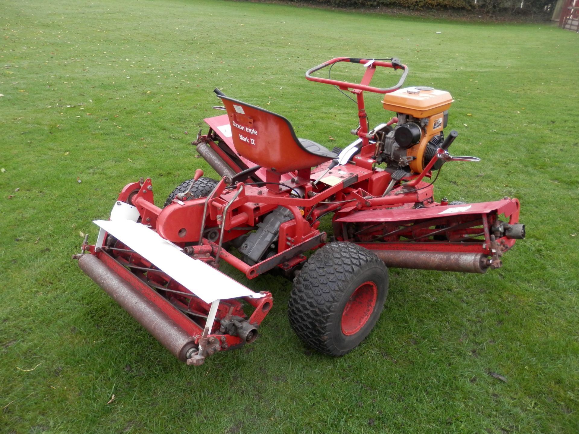 ALL WORKING SAXON TRIPLE MK2 RIDE ON MOWER, UPGRADED WITH GEARS, BRAKE PEDAL & DIFF LOCK. - Image 3 of 14