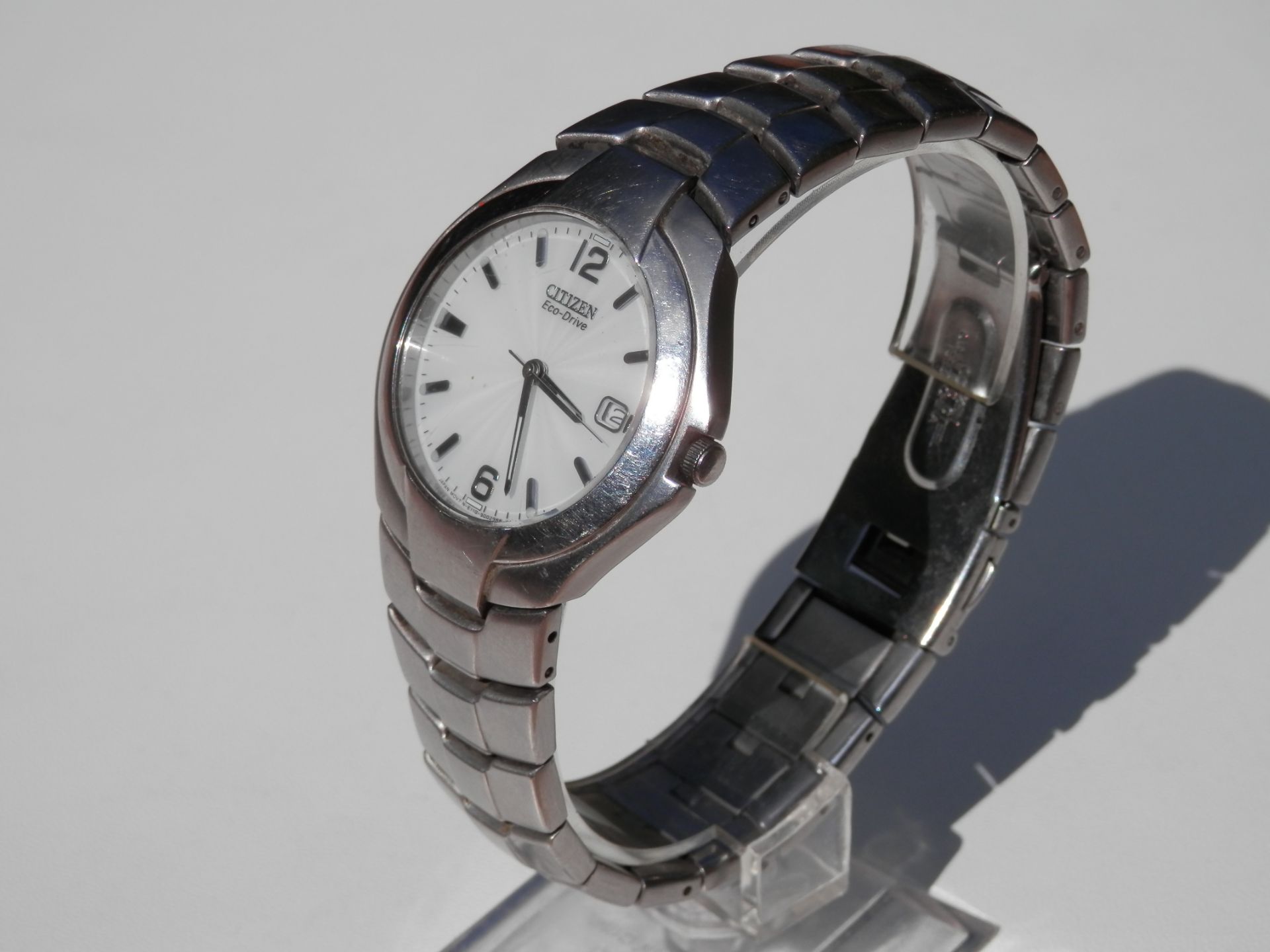 FULL STAINLESS GENTS CITIZEN ECO DRIVE SOLAR POWERED DATE WATCH, WORKING WITH 8"+ STRAP. RRP £189. - Image 4 of 6