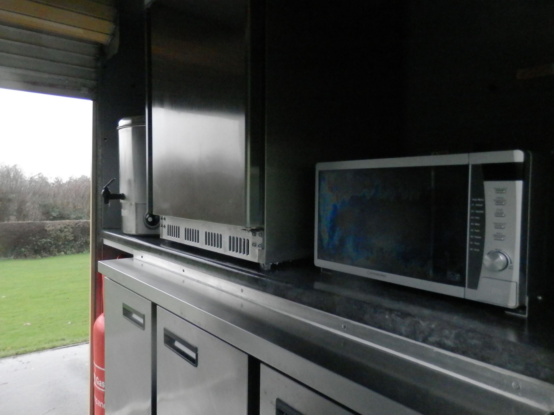SUPERB LYNTON CATERING TRAILER, IDEAL FOR LARGE OUTDOOR FUNCTIONS, CHRISTMAS PARTIES ETC - Image 11 of 26