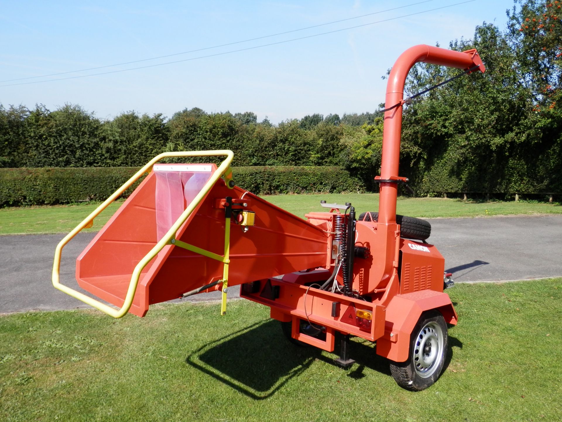 SUPERB CAMON C250P 5" PETROL POWERED WOOD CHIPPER APPROX 2007? SPARE WHEEL, WORKING WELL, NO VAT !!