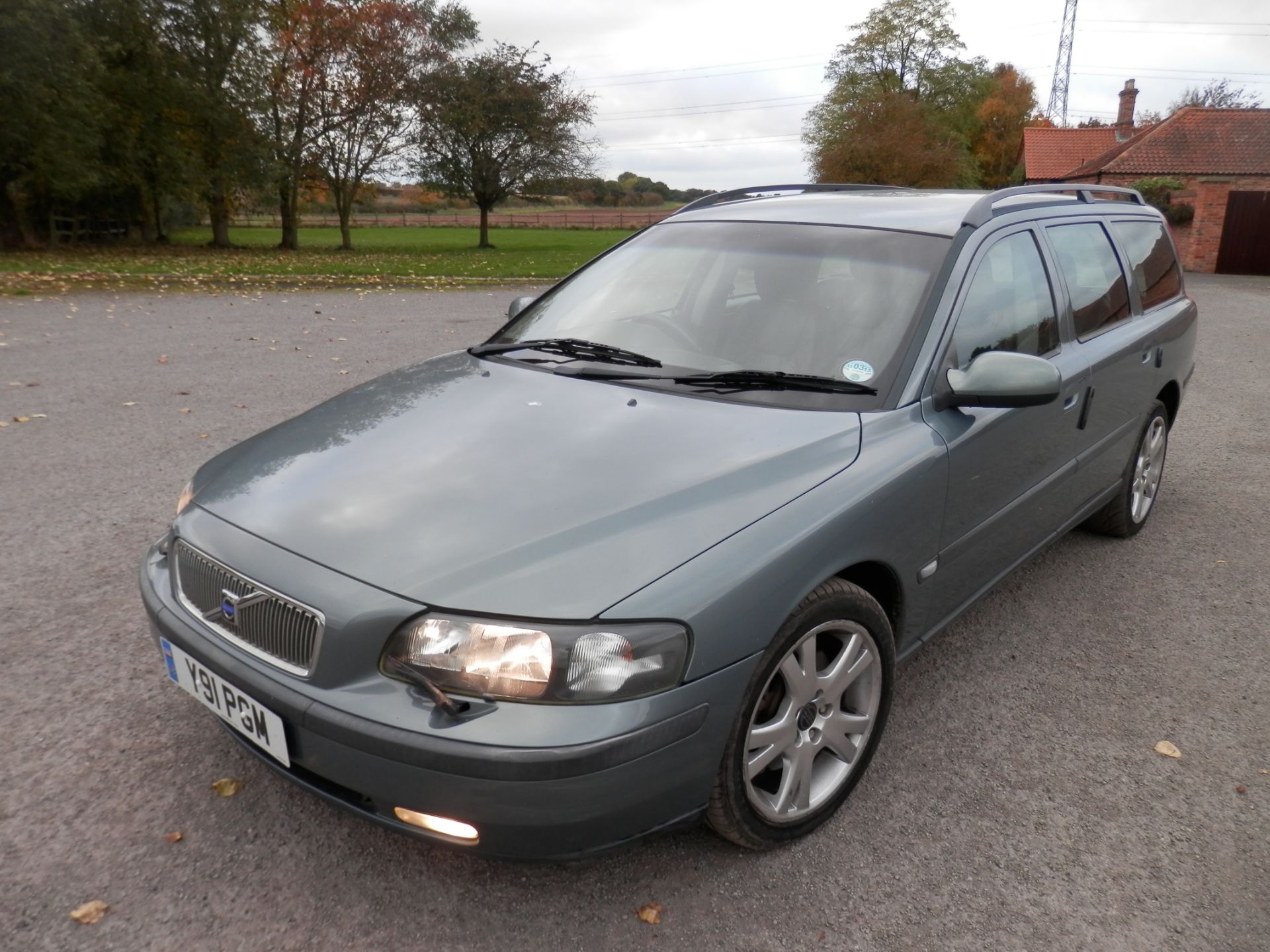 2001/Y REG VOLVO V70 2.4 PETROL AUTOMATIC, BLACK LEATHER, MOT APRIL 2017, SLATE METALLIC. - Image 23 of 25