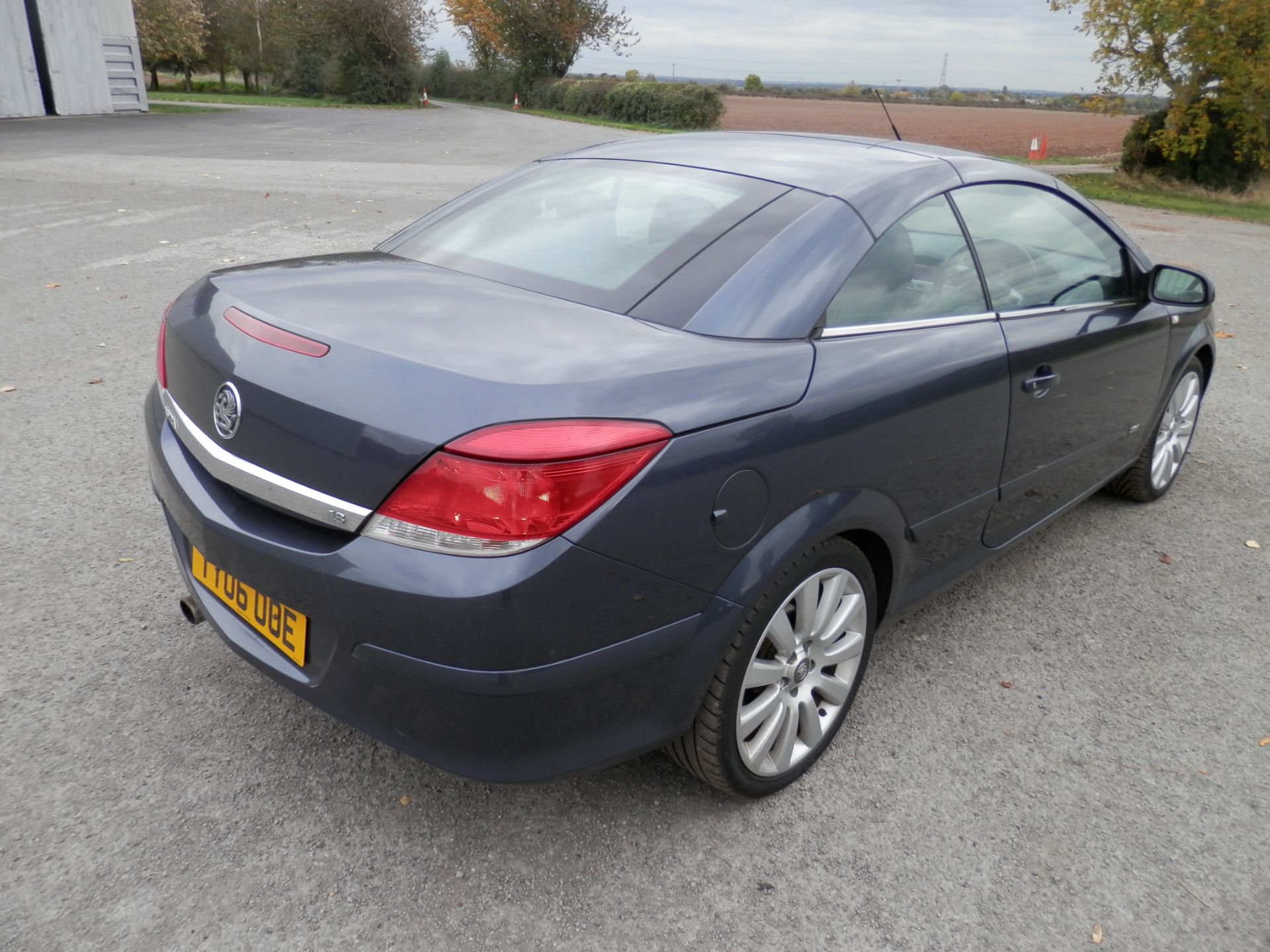 2006/06 VAUXHALL ASTRA DESIGN 1.8 SPORT TWIN TOP CONVERTIBLE, ONLY 62K MILES WARRANTED, MOT FEB 2017 - Image 5 of 25