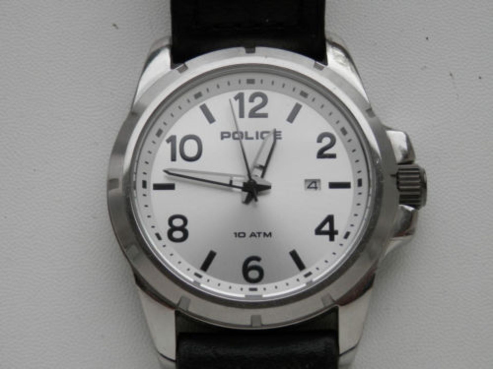 GORGEOUS LOOKING GENTS POLICE 48MM CHUNKY STAINLESS DATE WATCH, 100M WR RRP £110 - Image 7 of 10