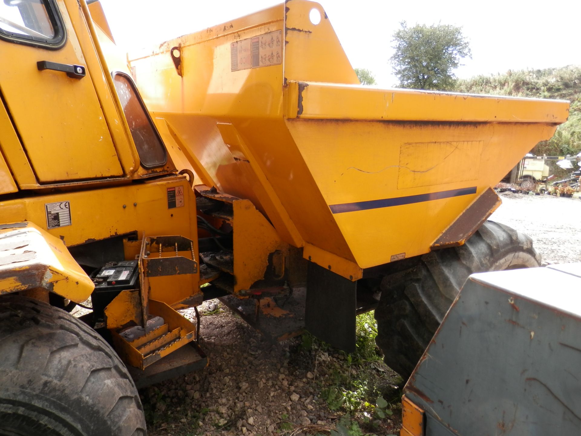 RARE 2005 THWAITES ENCLOSED CAB 5 TONNE DUMPER TRUCK, EX WATER BOARD. ALL WORKING. - Image 7 of 8