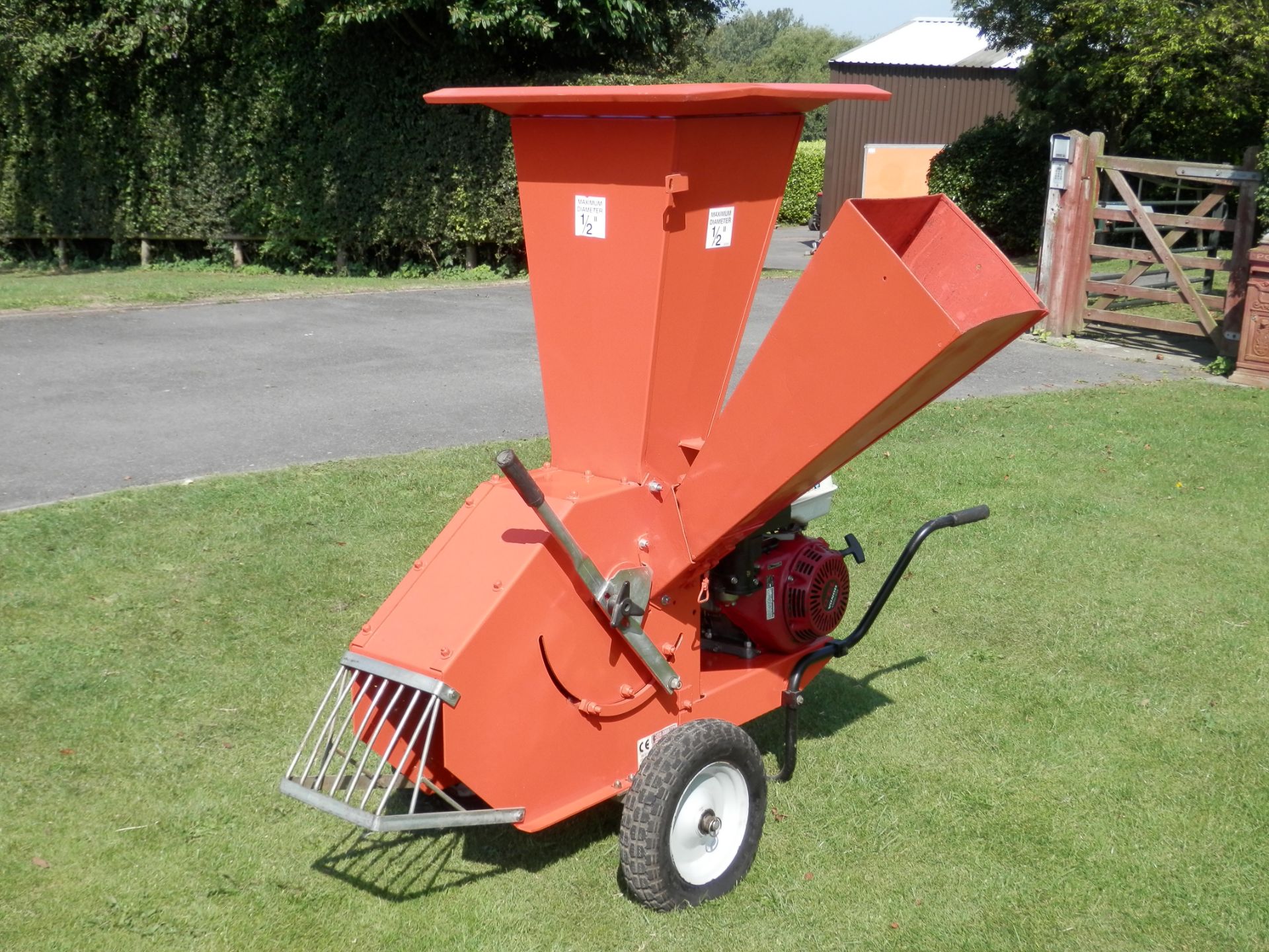 SUPERB CAMON C150 3.5" PETROL POWERED WOOD CHIPPER 13HP HONDA ENGINE, TESTED & WORKING WELL