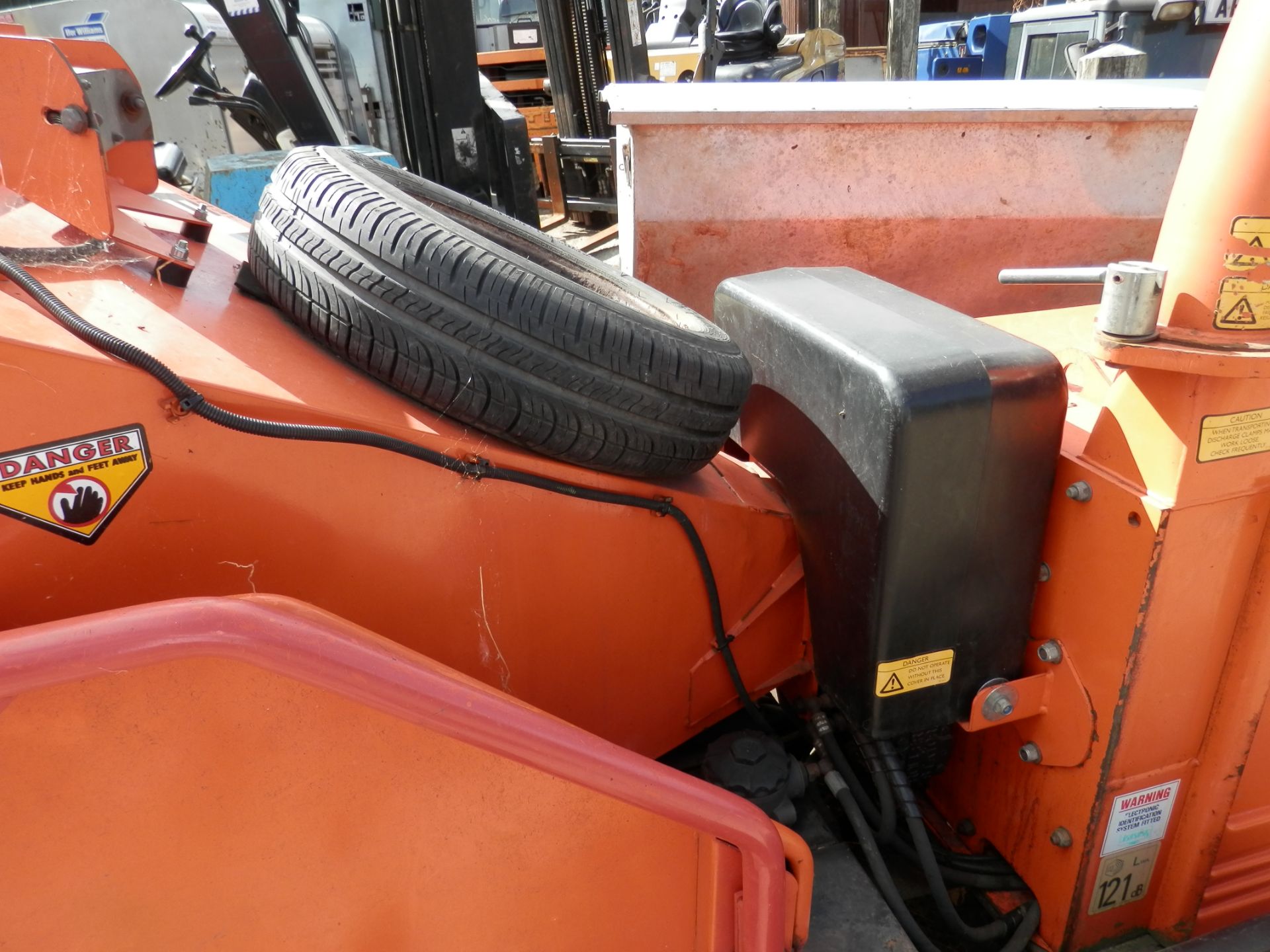 2002 TIMBERWOLF KUBOTA ENGINED DIESEL CHIPPER, TRAILERED UNIT. ALL WORKING. - Image 6 of 6