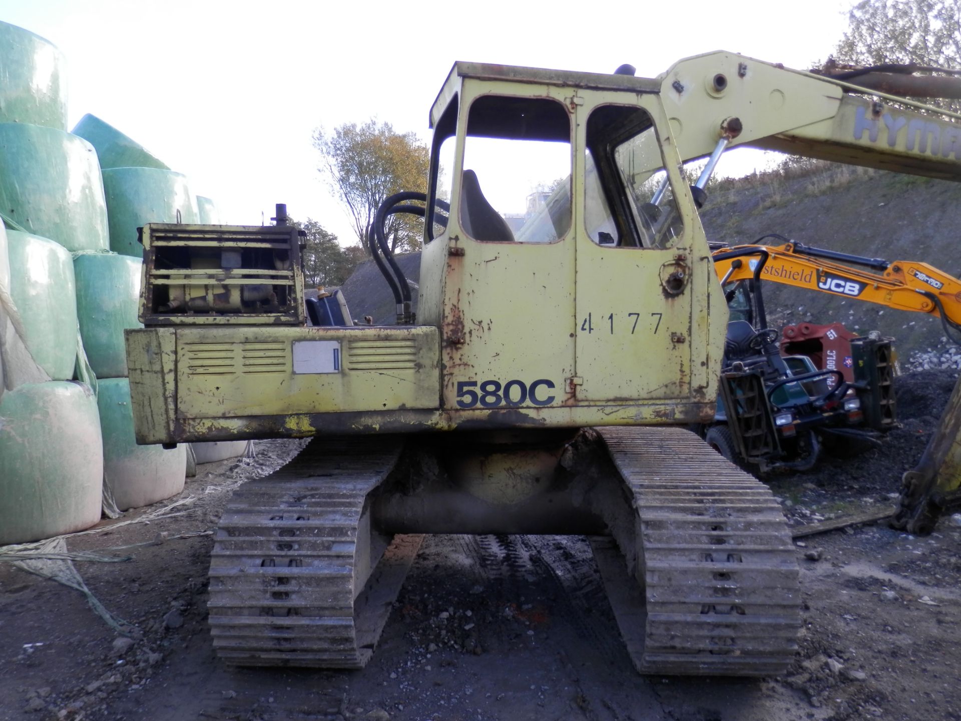 HEAVY HYMAC TRACKED DIESEL DIGGER, AGE UNKNOWN, POSSIBLY EARLY 1980S, WORKING. - Image 2 of 9