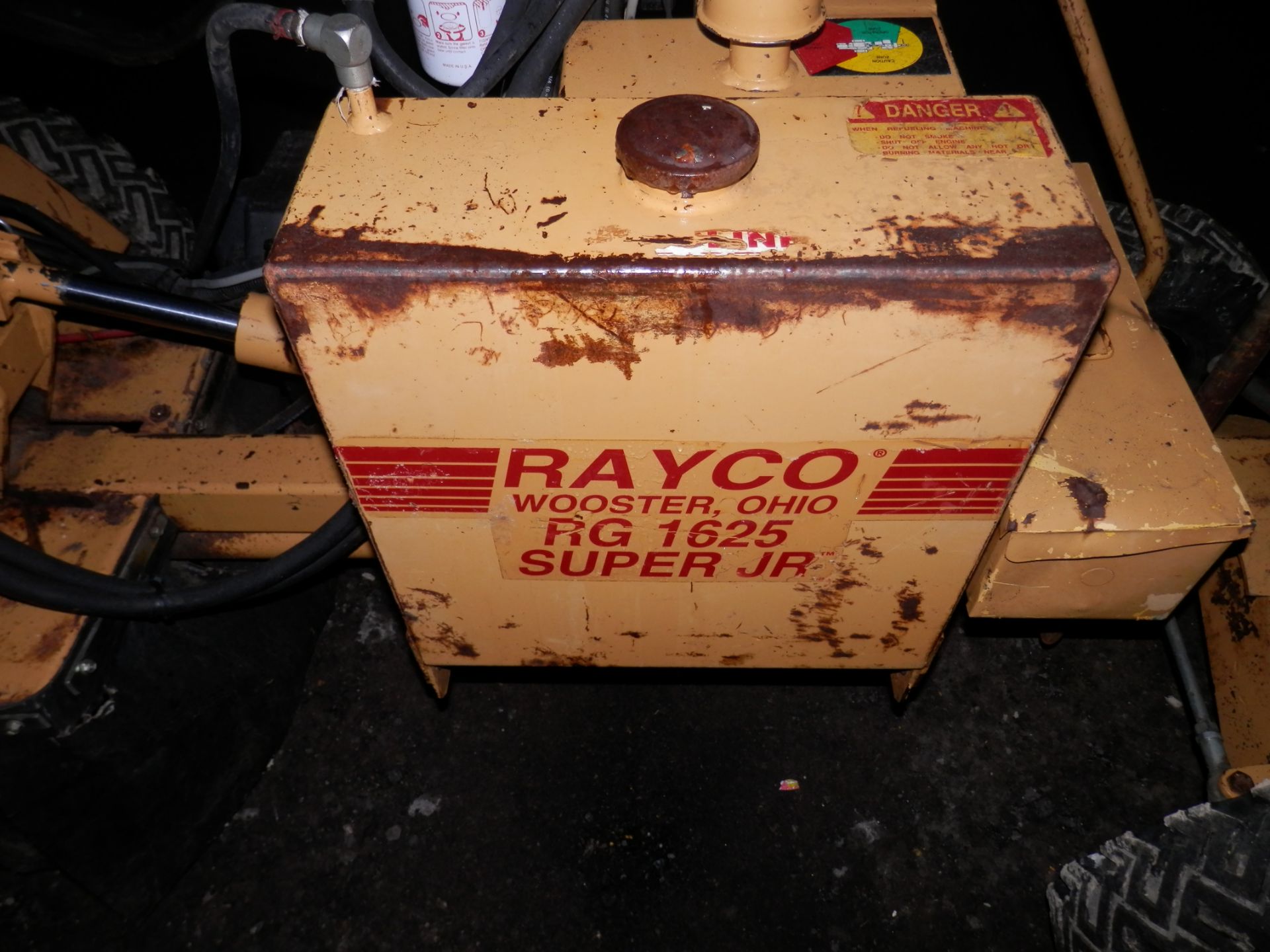 WORKING RAYCO RG1625 SUPER JUNIOR AMERICAN MADE STUMP GRINDER. WILL CHEW THROUGH JUST ABOUT ANYTHING - Image 9 of 12