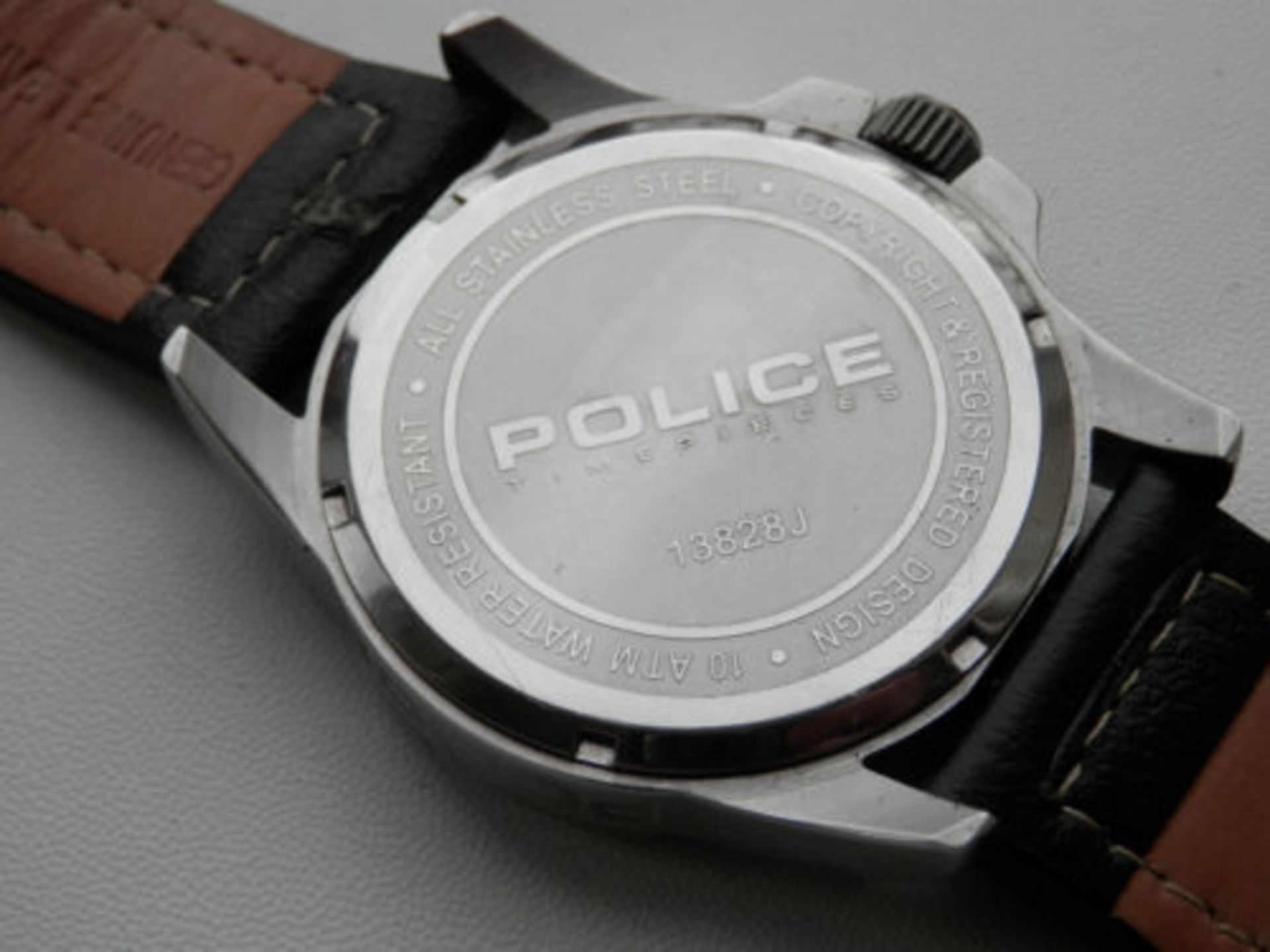 GORGEOUS LOOKING GENTS POLICE 48MM CHUNKY STAINLESS DATE WATCH, 100M WR RRP £110 - Image 6 of 10