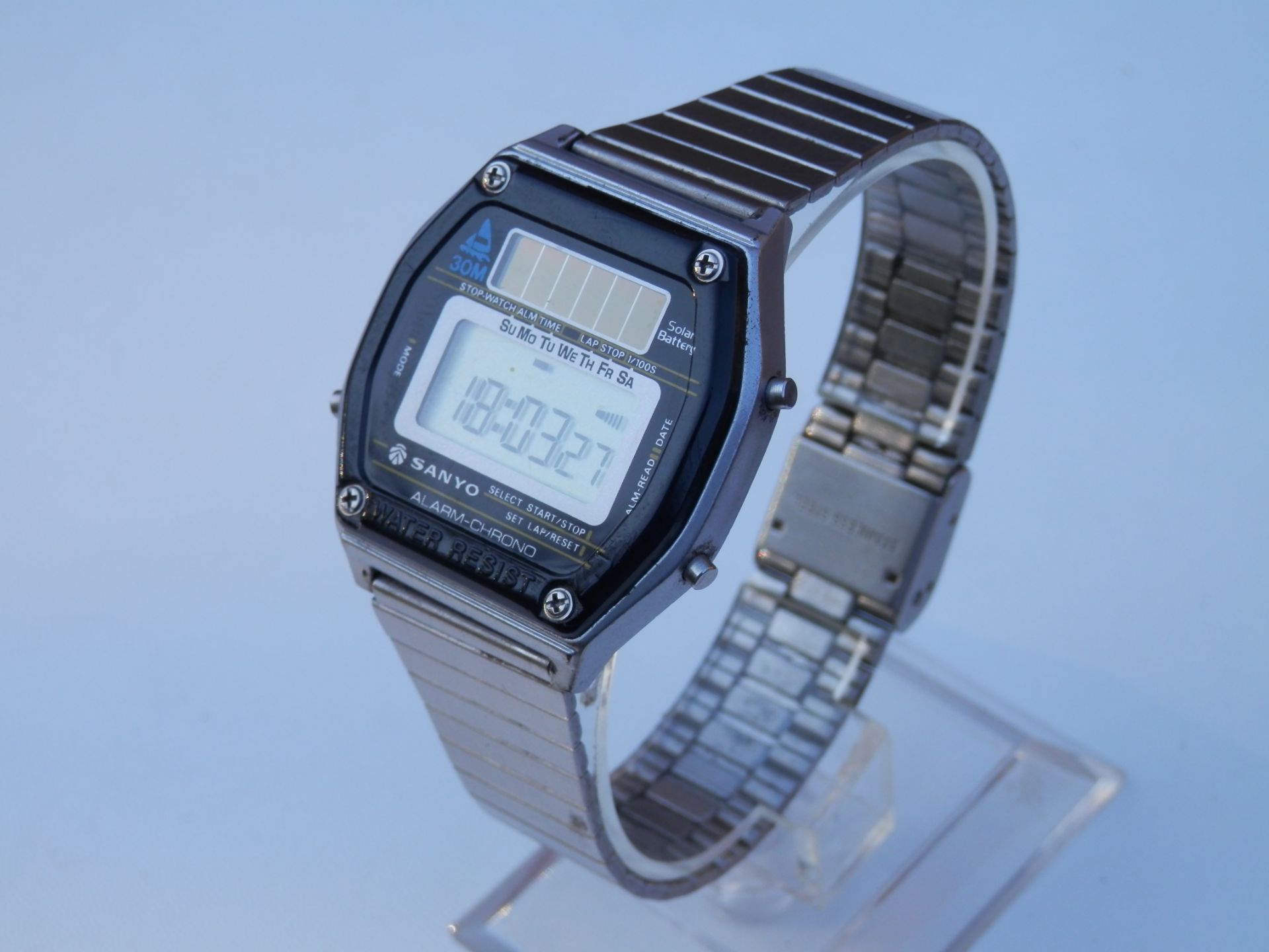 RETAIL £200+ VERY RARE WORKING GENTS 1970S SANYO SOLAR POWERED DIGITAL ALARM CHRONOGRAPH WATCH.