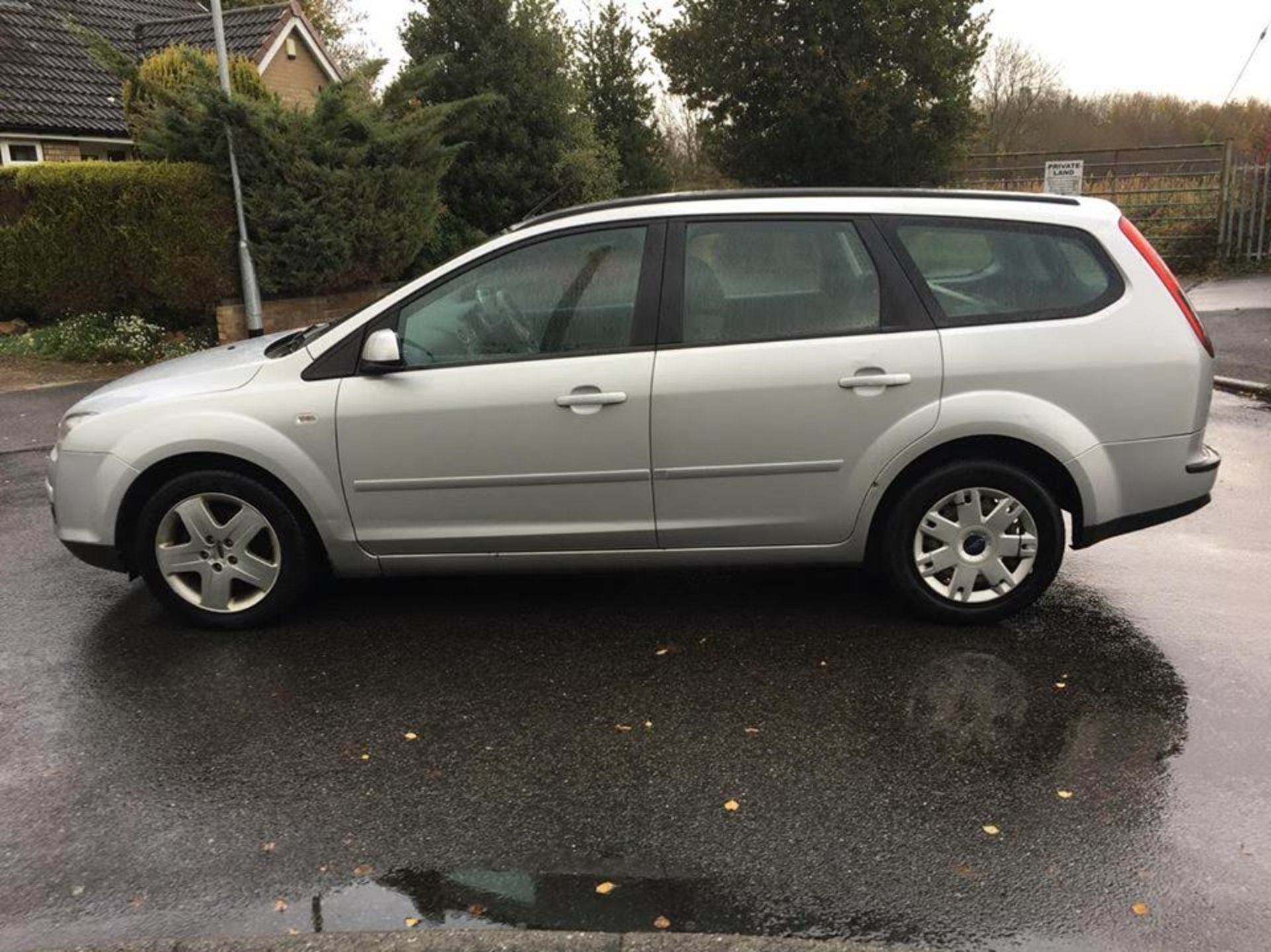 2008/57 PLATE FORD FOCUS 1.6 PETROL STYLE ESTATE, 91K MILES. MOT JULY 2017. - Image 11 of 12