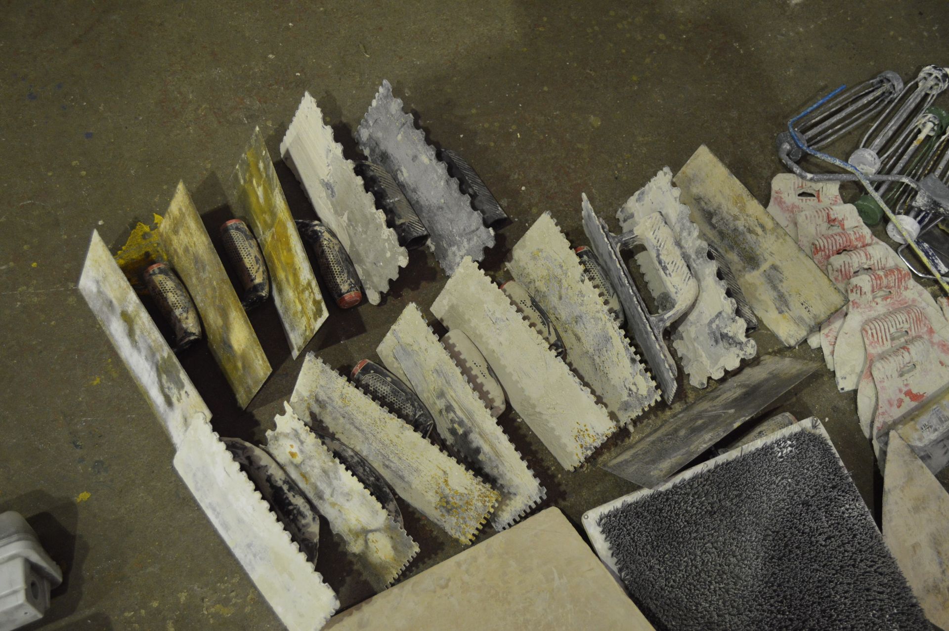 ASSORTED LOT OF PLASTER AND TILING EQUIPMENT - Image 5 of 5