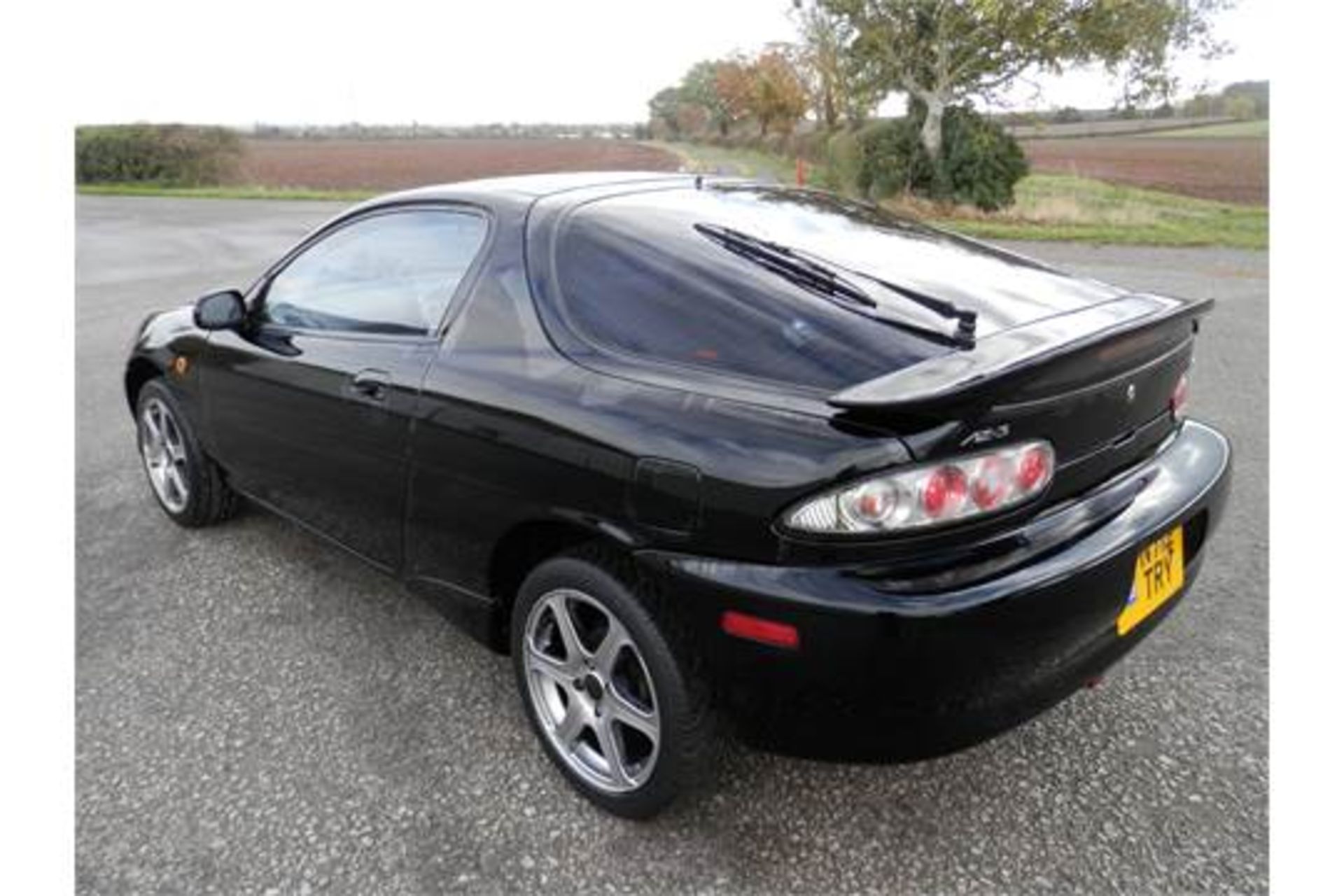 2003 reg/1995 MAZDA MX-3 1.5 AUTO 3 DOOR COUPE IN BLACK, LOG BOOK, MOT JAN, 77K MILES, DRIVES GREAT - Image 8 of 29