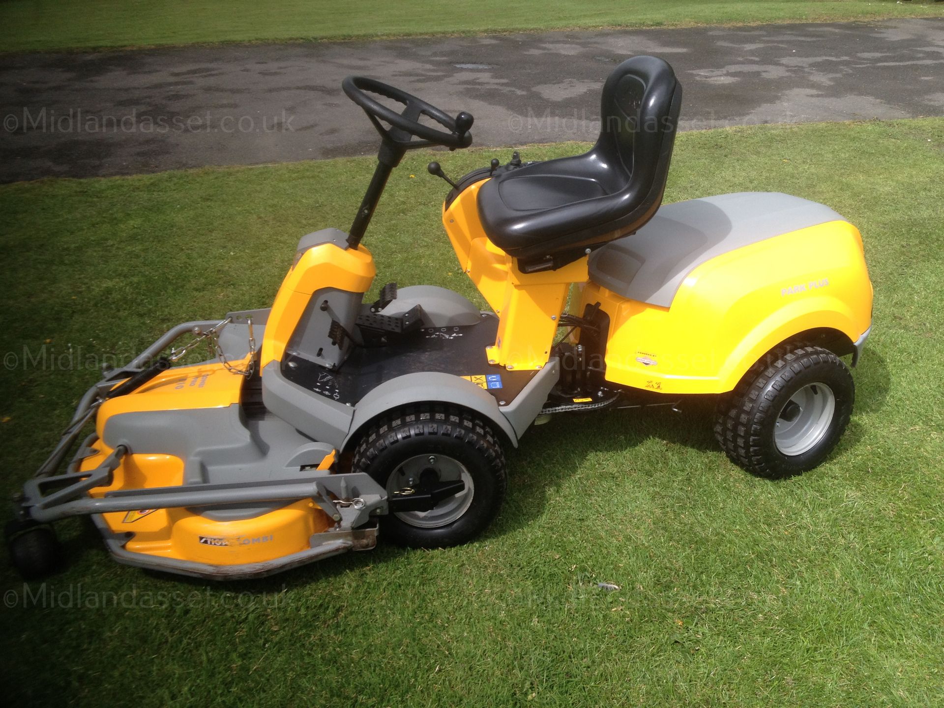 2012 STIGA PARK PLUS COMBI PRO 110 RIDE ON MOWER