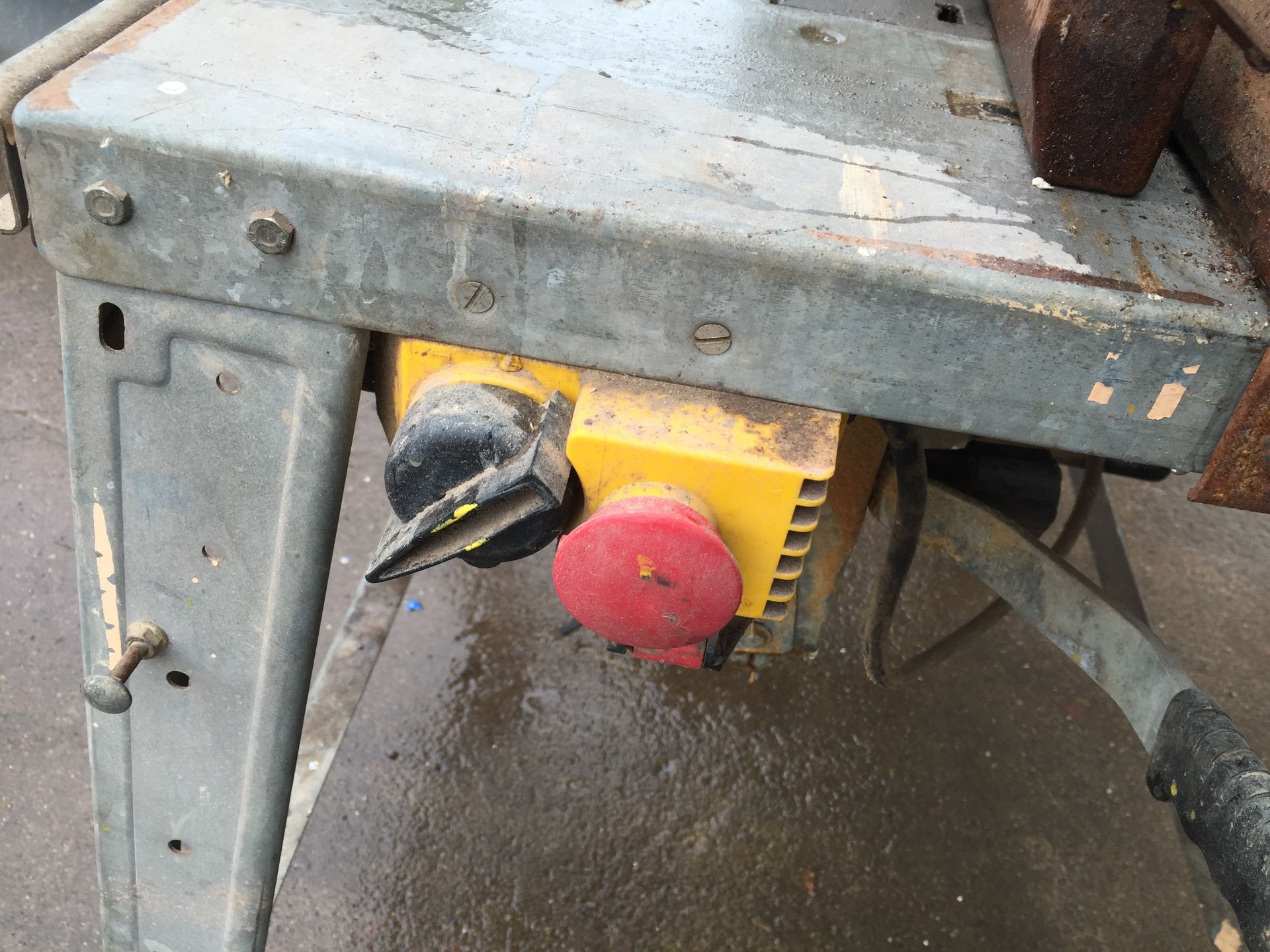 110V RIP SAW BENCH - GOOD WORKING ORDER - Image 6 of 7
