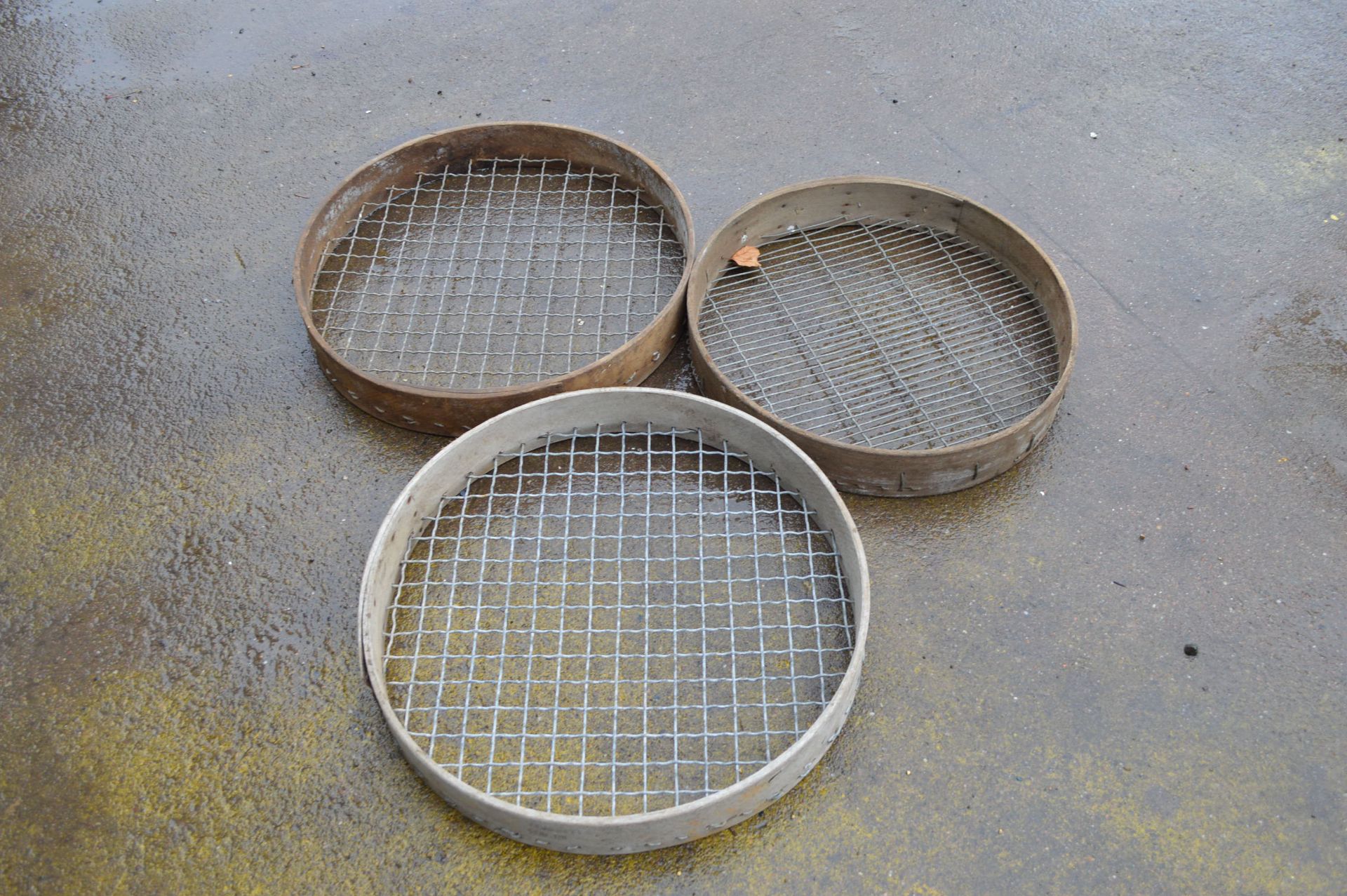 x3 TRADITIONAL LARGE WOOD & MESH SIEVES *NO VAT*