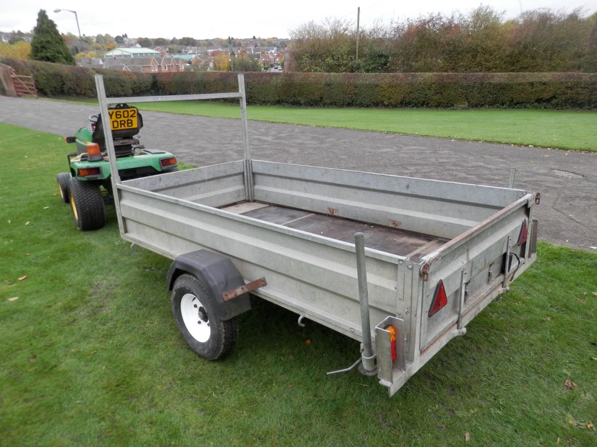 GOOD SOLID 8 X 4' GALVANIZED TRAILER, 1.5 TONNE. DROP REAR FOR EASY LOADING. - Image 6 of 9
