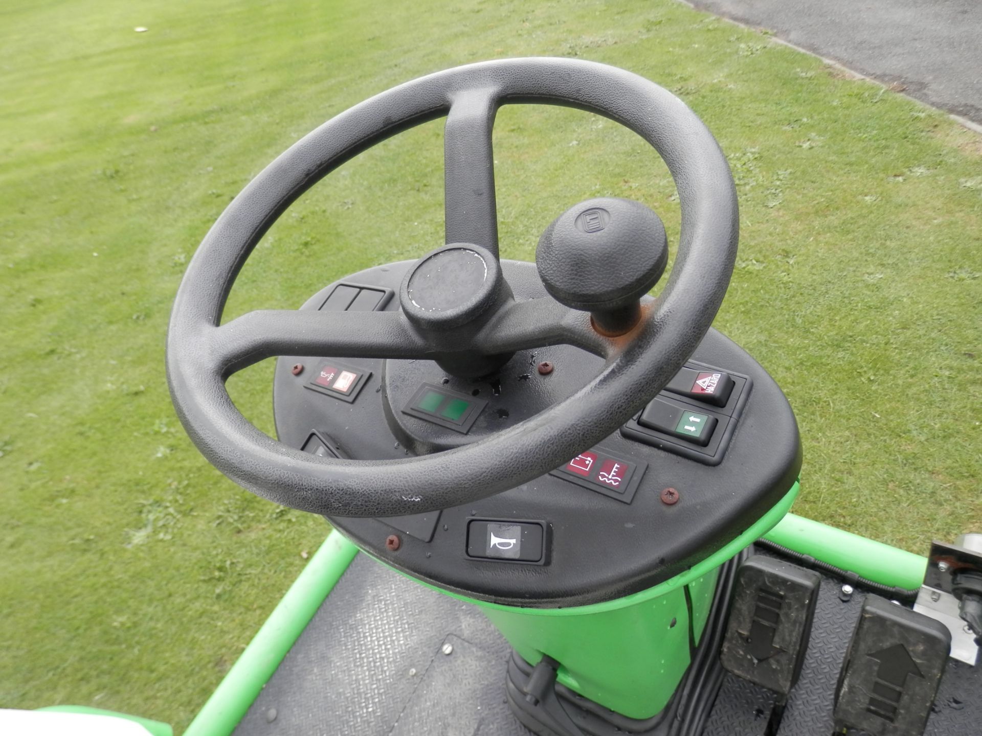 2005 ETESIA 124DS ROTARY RIDE ON MOWER WITH HYDRAULIC HOPPER/TIPPER. FUCHS DIESEL ENGINE. - Image 11 of 14