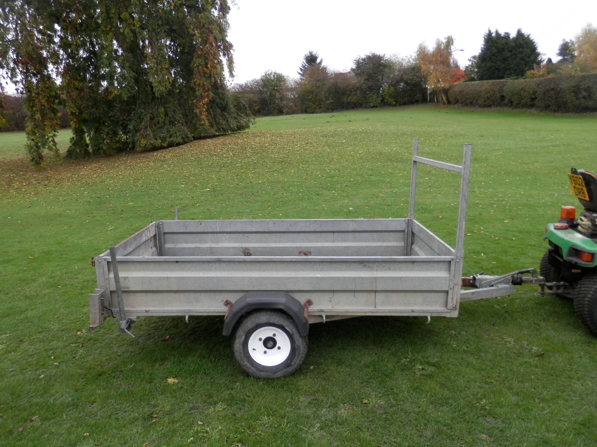 GOOD SOLID 8 X 4' GALVANIZED TRAILER, 1.5 TONNE. DROP REAR FOR EASY LOADING. - Image 2 of 9