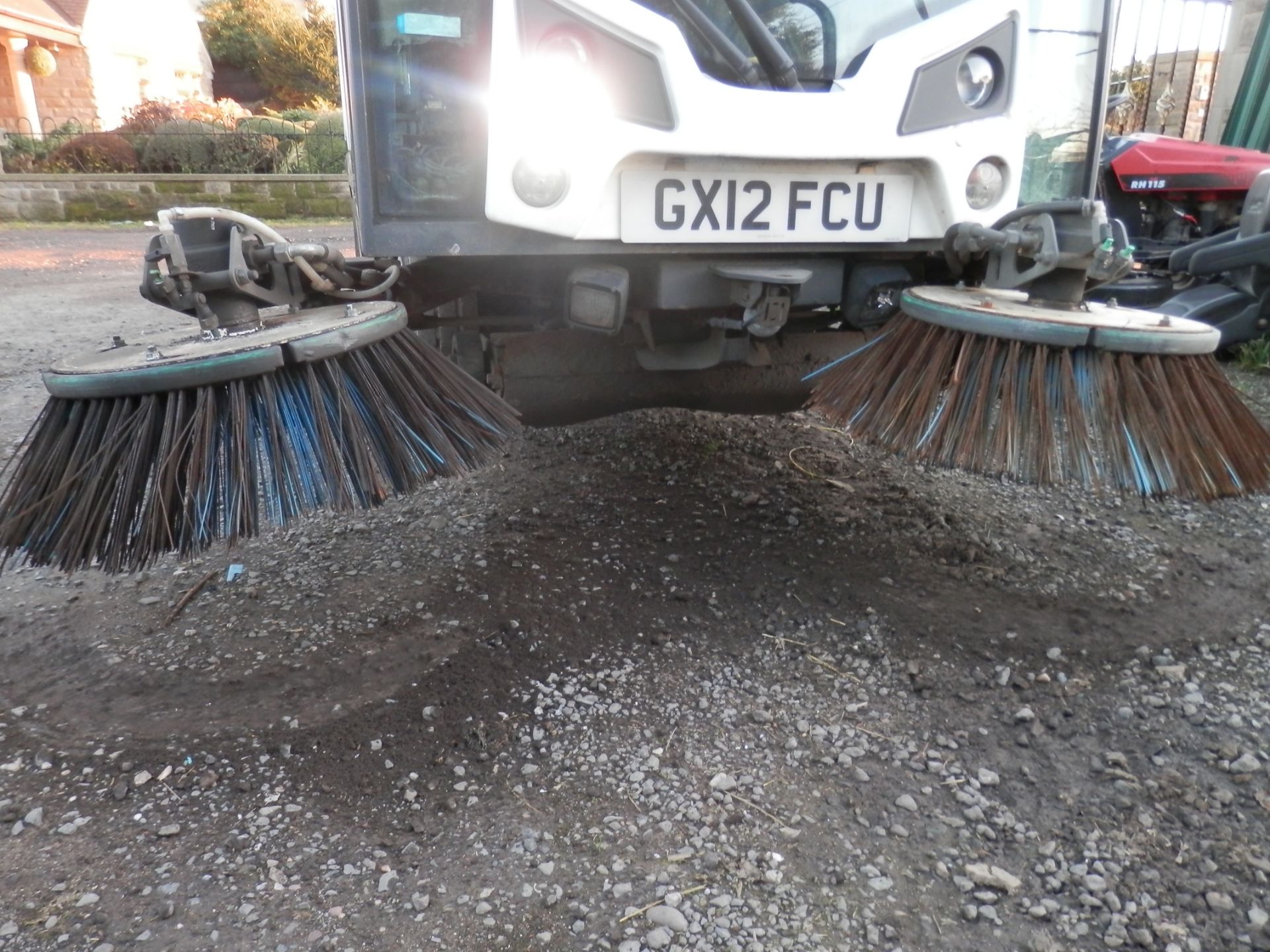 2012 JOHNSTON DIESEL ROAD SWEEPER, GOOD WORKING ORDER WITH DRAIN SUCTION PIPE. - Image 4 of 17