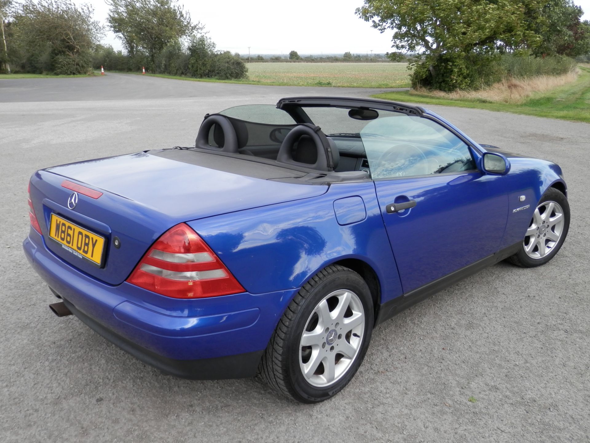 2000/W MERCEDES SLK 230 KOMPRESSOR CONVERTIBLE, BLUE, BLACK LEATHER 158K MILES. MOT MARCH 2017. - Image 7 of 37