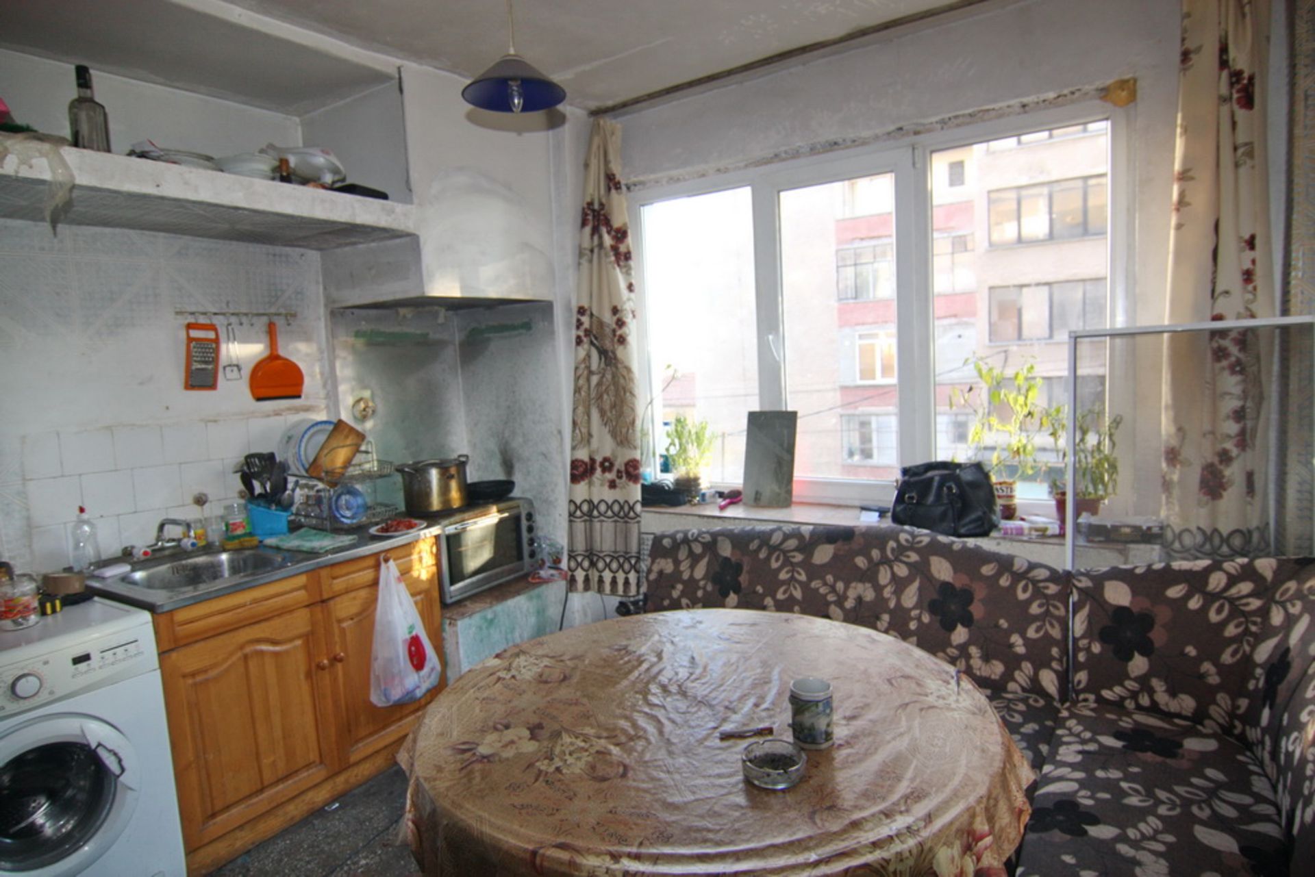 LARGE FAMILY APARTMENT, BULGARIA, BOBOV DOL - Image 10 of 16