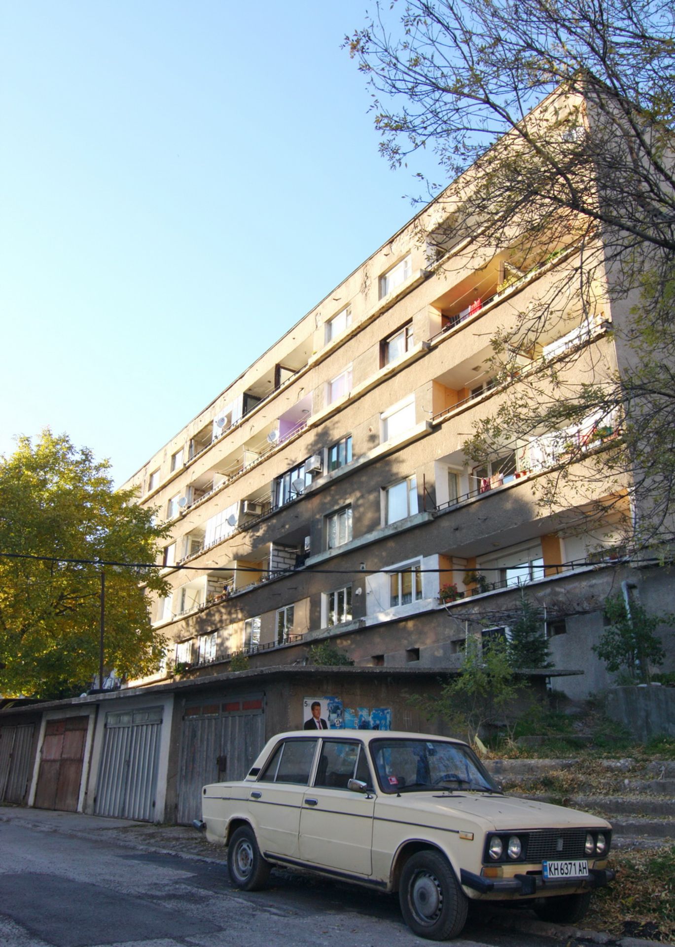 LARGE FAMILY APARTMENT, BULGARIA, BOBOV DOL - Image 2 of 16