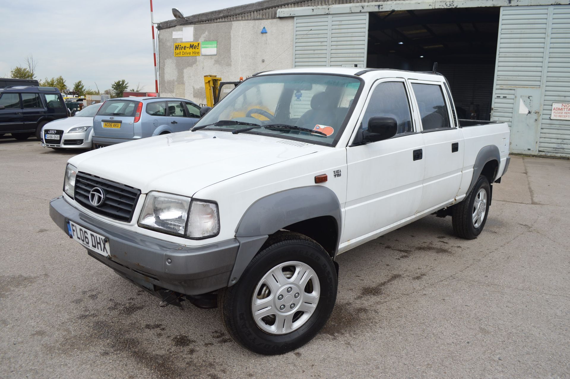 2006/06 REG TATA TL2 LWB 2.0 DIESEL - GENUINE VERY LOW MILEAGE! 23,000m - Image 3 of 30