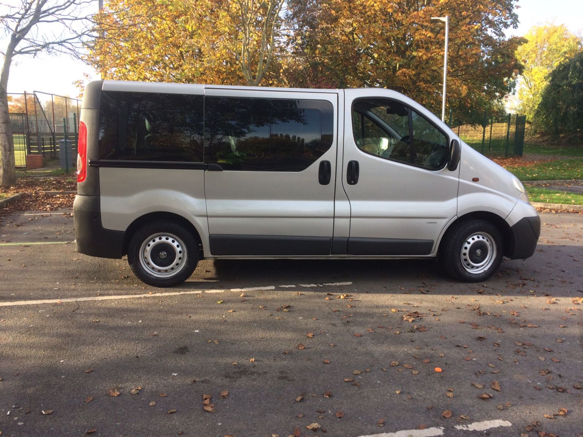 2008/59 REG VAUXHALL VIVARO COMBI SWB 9 SEATER *NO VAT* - Image 2 of 12