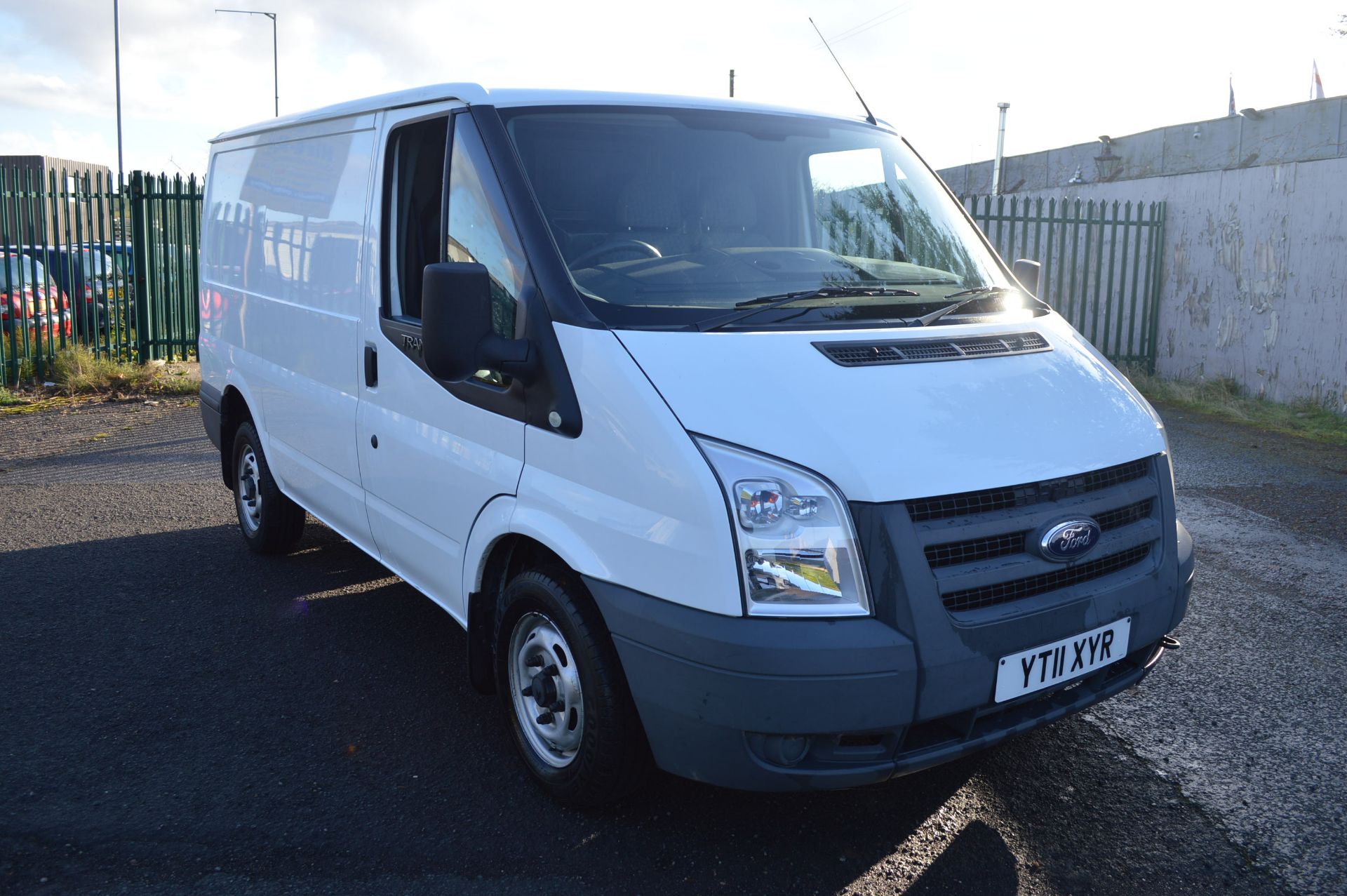 2011/11 REG FORD TRANSIT 85 T260M FWD, SHOWING 1 FORMER KEEPER *NO VAT*