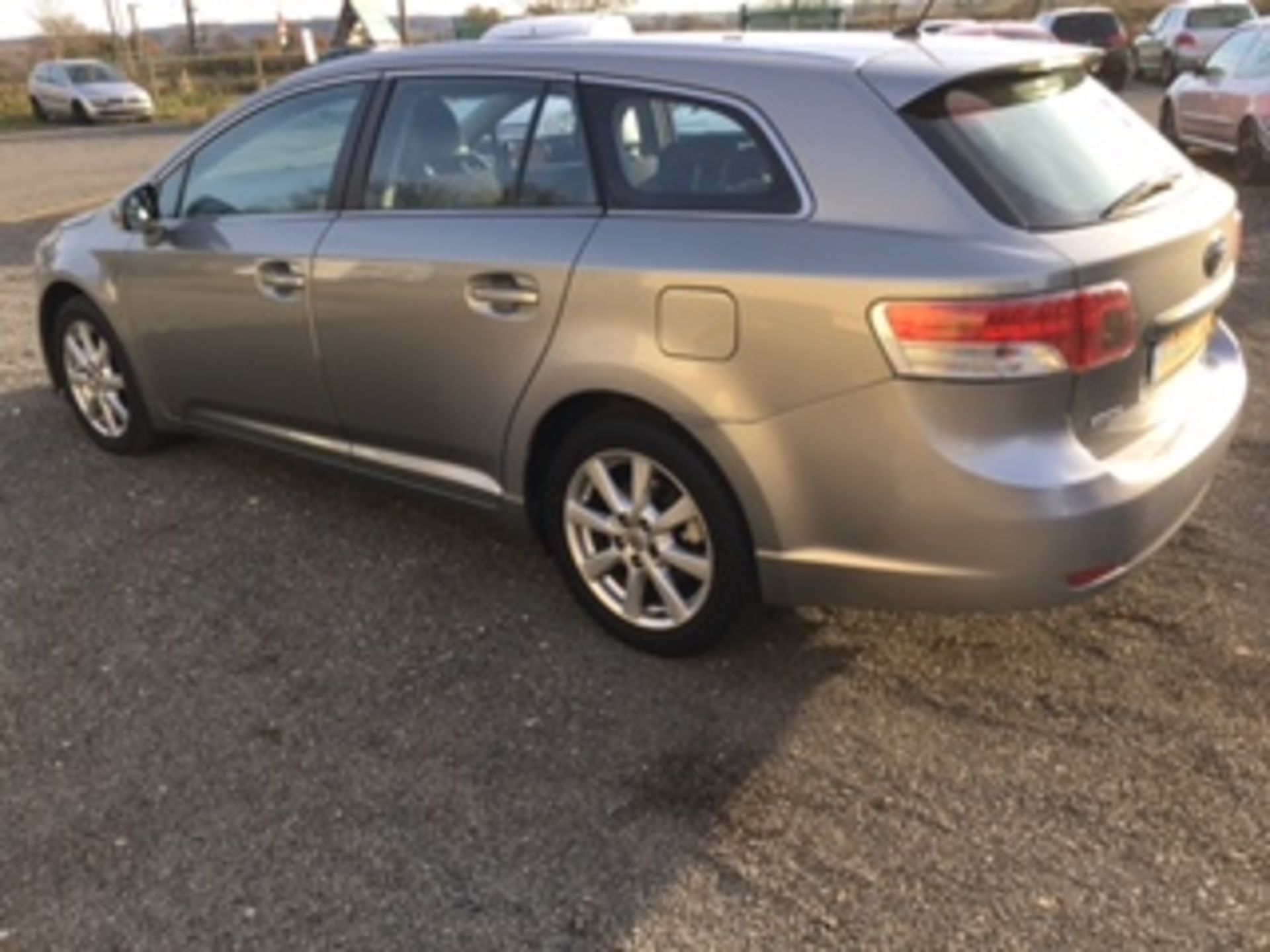 2009/09 REG TOYOTA AVENSIS TR D-4D, SHOWING 1 OWNER FROM NEW *NO VAT* - Image 4 of 10