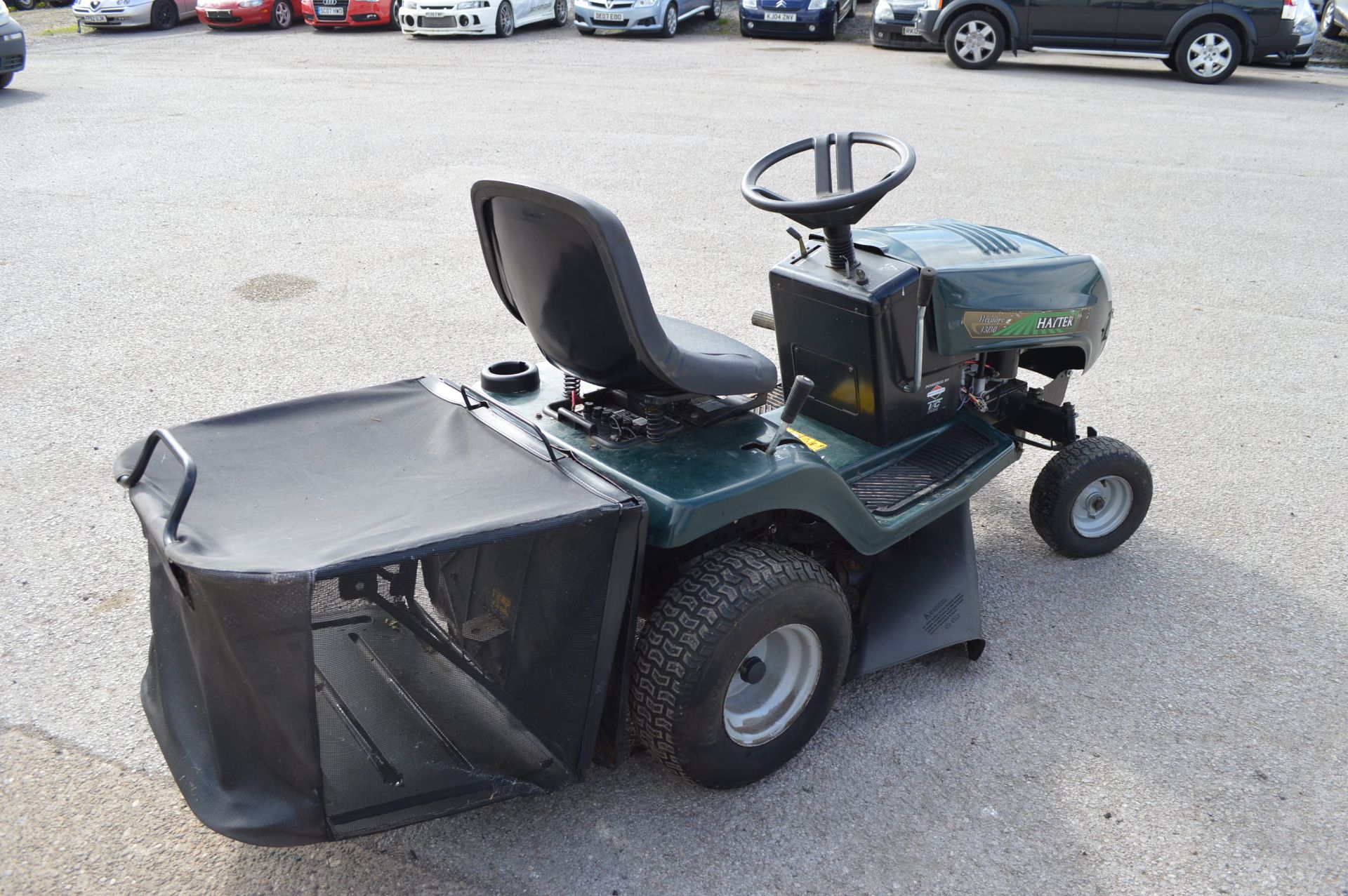 2004 HAYTER HERITAGE RIDE-ON LAWN MOWER *NO VAT* - Image 5 of 12