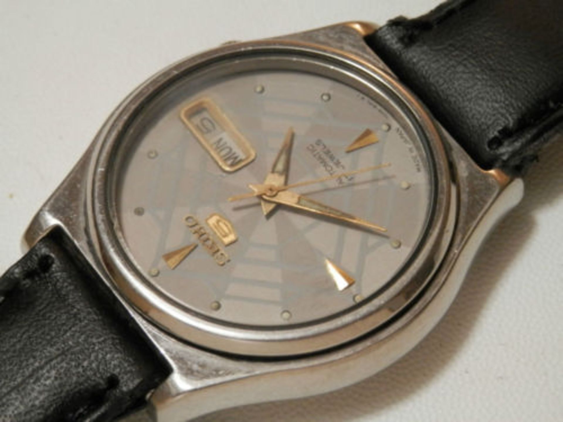 1984 WORKING SEIKO 7009 AUTOMATIC 17 JEWEL DAY/DATE WATCH, STAINLESS CASE. - Image 11 of 13