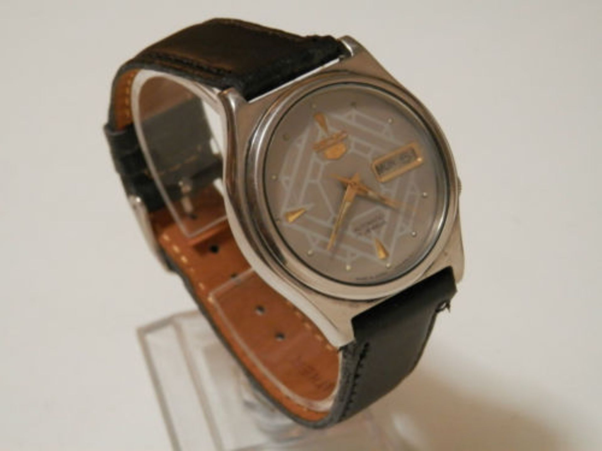 1984 WORKING SEIKO 7009 AUTOMATIC 17 JEWEL DAY/DATE WATCH, STAINLESS CASE. - Image 9 of 13