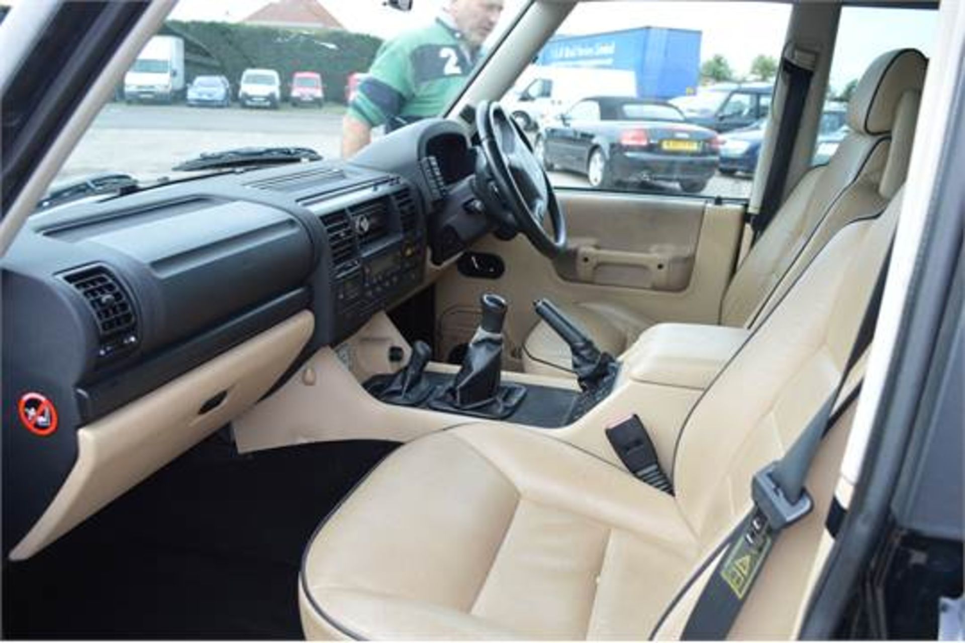 2004/04 REG LAND ROVER DISCOVERY BLACK LANDMARK TD5 7 SEATER - SERVICE HISTORY PRESENT - Image 18 of 29