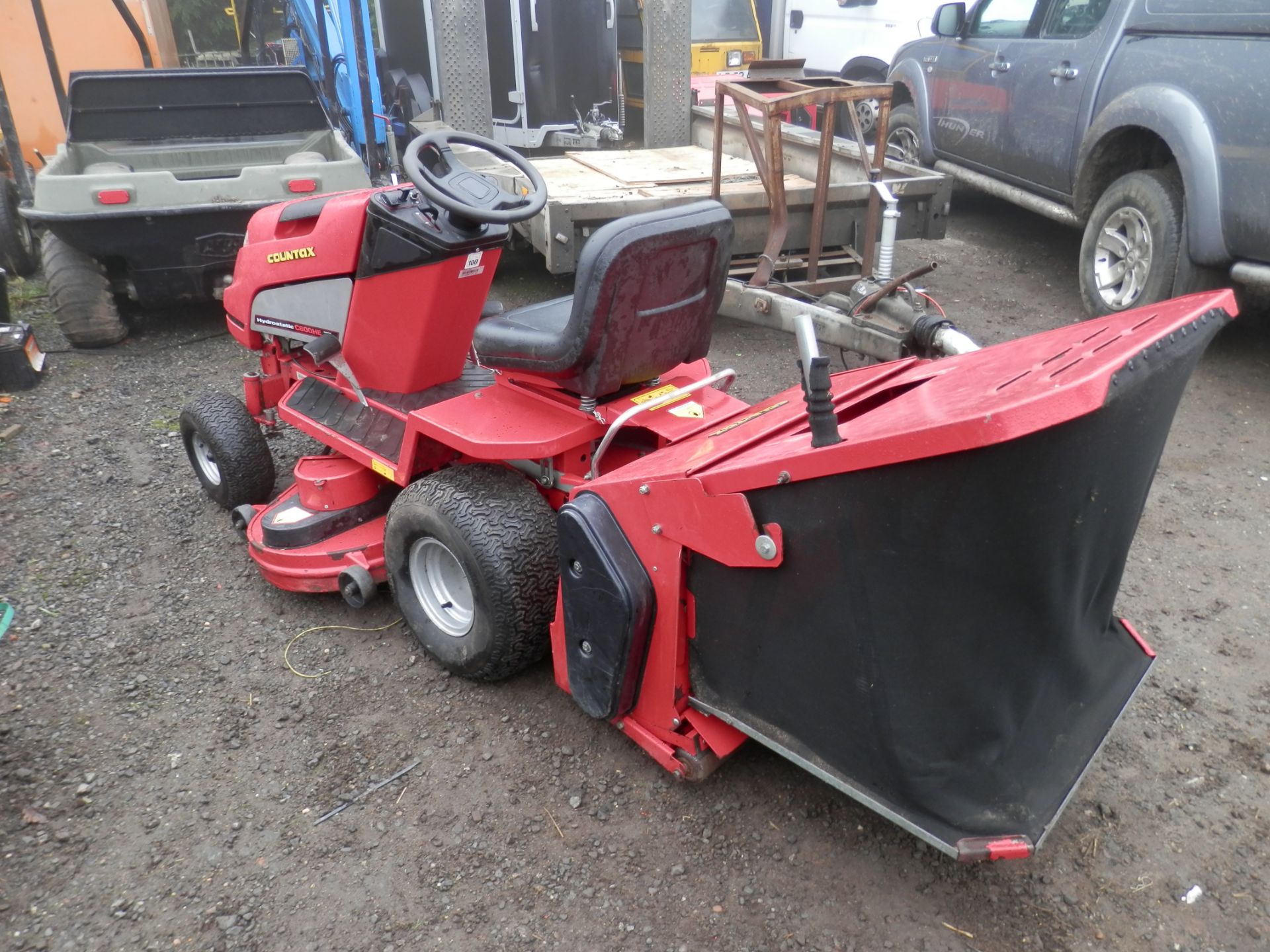 GOOD WORKING COUNTAX C800HE HYDROSTATIC RIDE ON MOWER, 18HP V TWIN ENGINE. NO VAT !! - Image 3 of 6